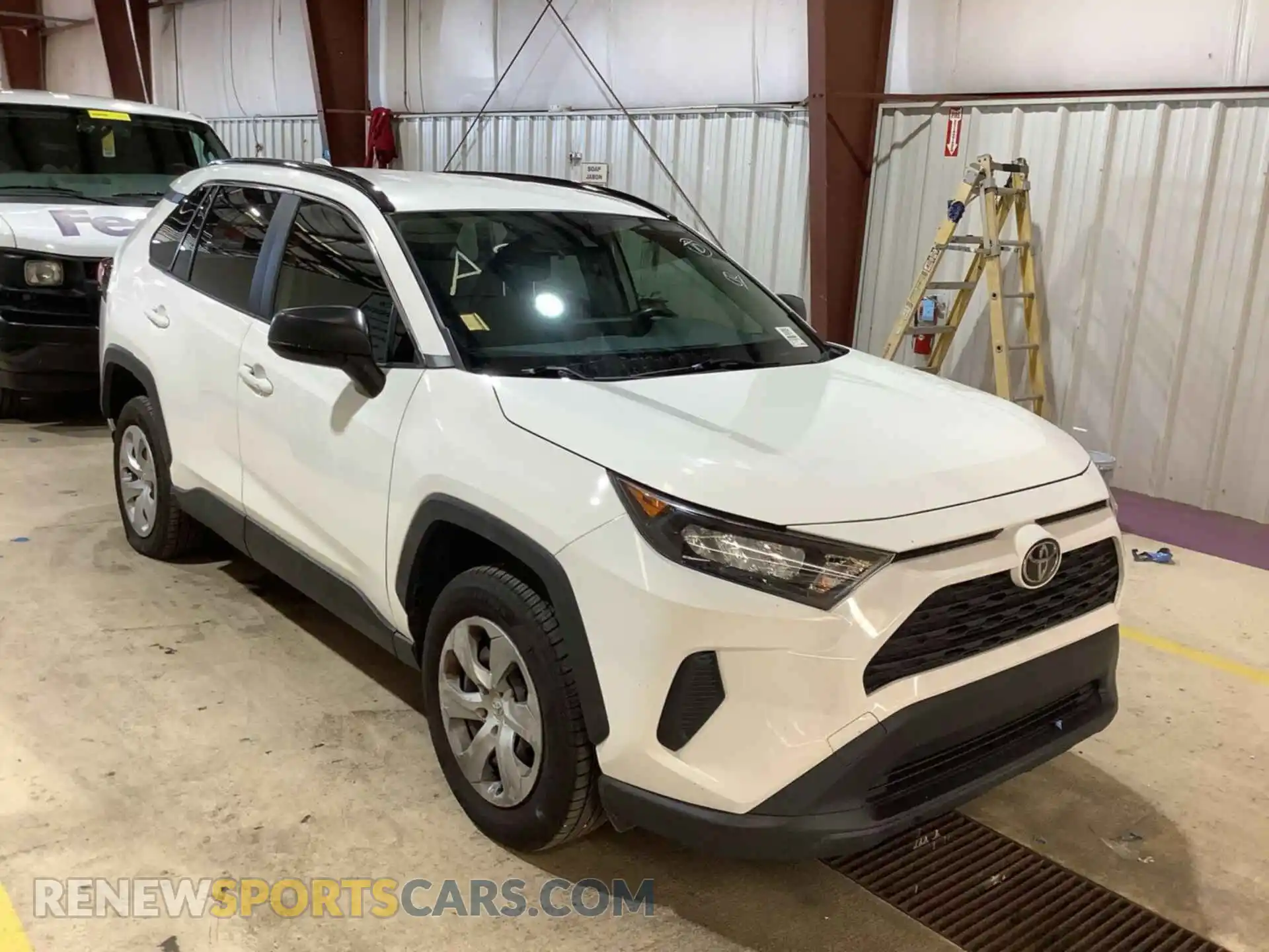 2 Photograph of a damaged car JTMF1RFV0KD041917 TOYOTA RAV4 2019