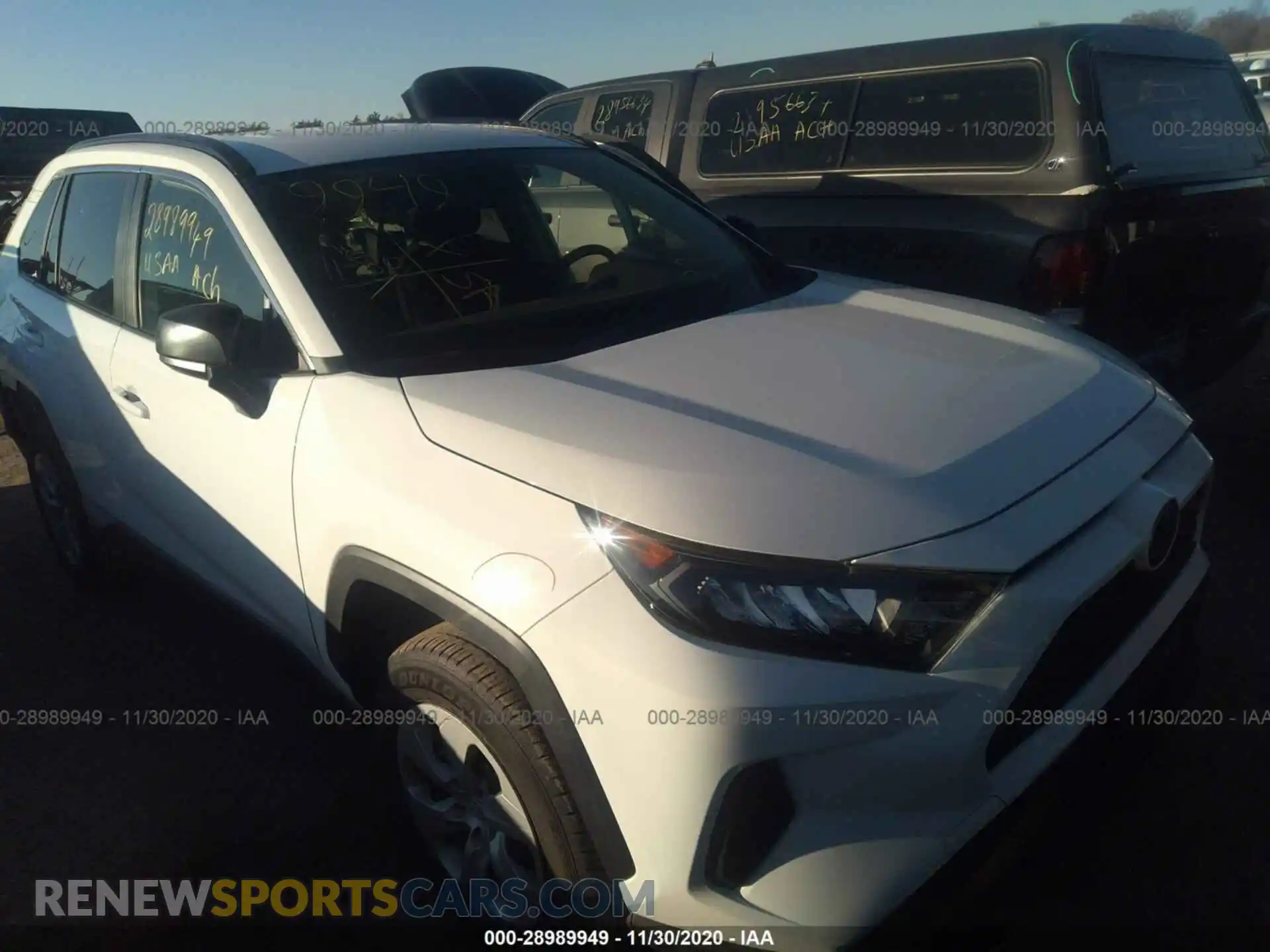 1 Photograph of a damaged car JTMF1RFV0KD045255 TOYOTA RAV4 2019