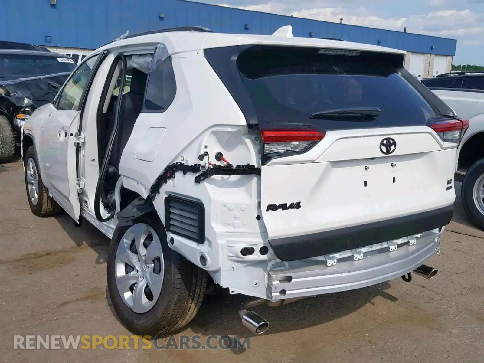 3 fotografías del automóvil dañado JTMF1RFV0KJ014203 TOYOTA RAV4 2019