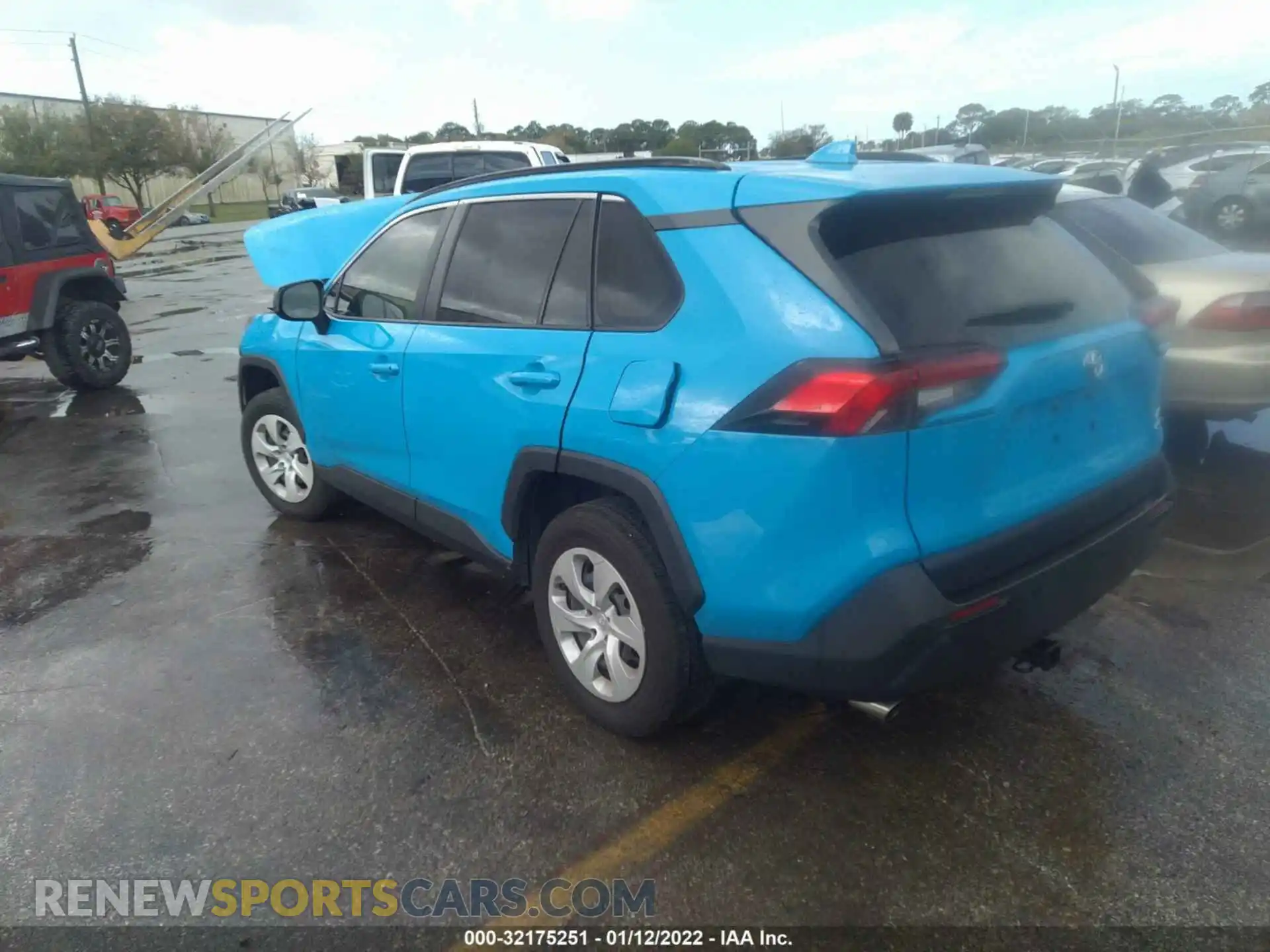 3 Photograph of a damaged car JTMF1RFV2KJ012811 TOYOTA RAV4 2019