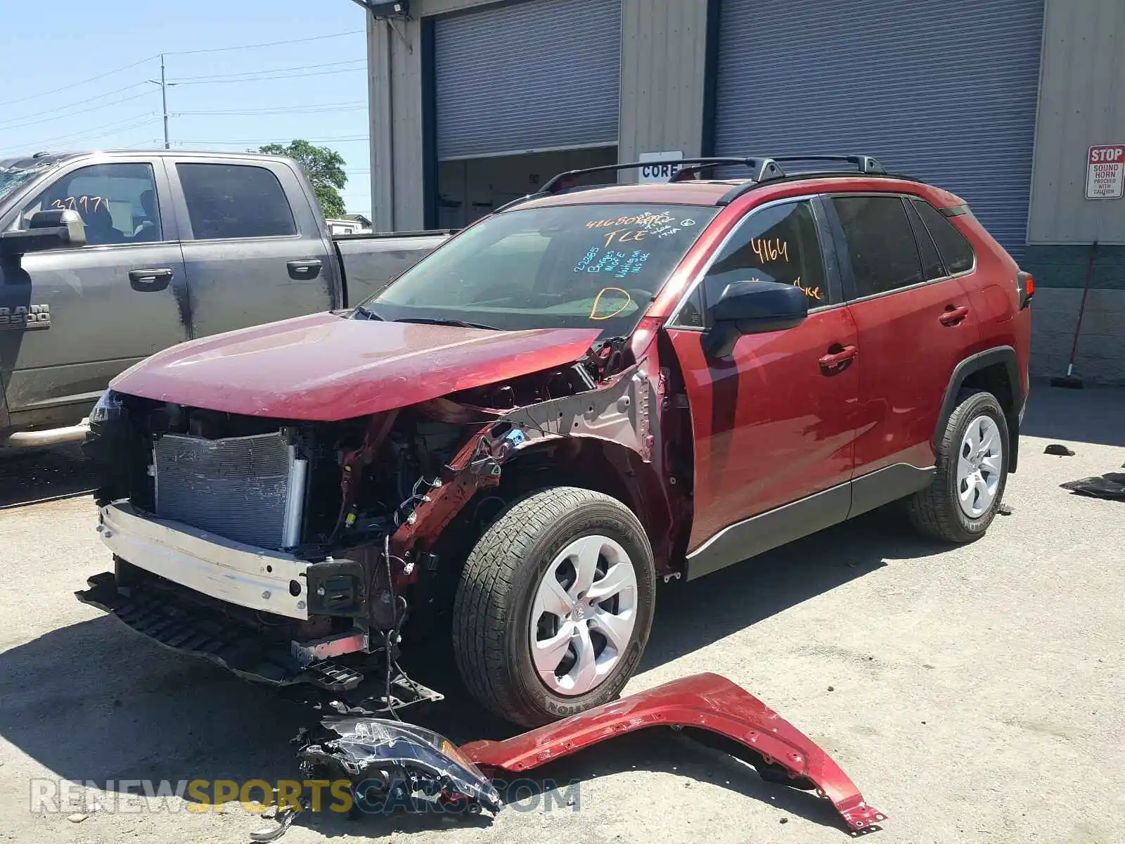 2 Photograph of a damaged car JTMF1RFV2KJ018897 TOYOTA RAV4 2019