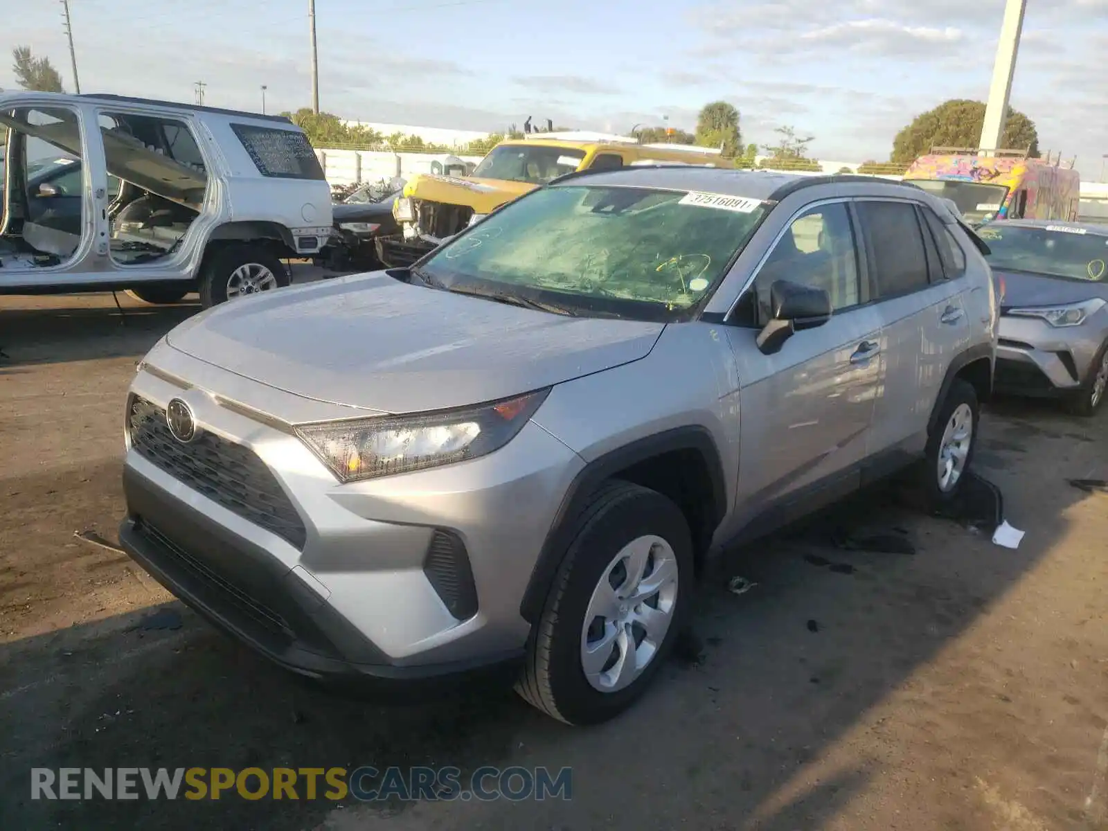 2 Photograph of a damaged car JTMF1RFV3KD040017 TOYOTA RAV4 2019