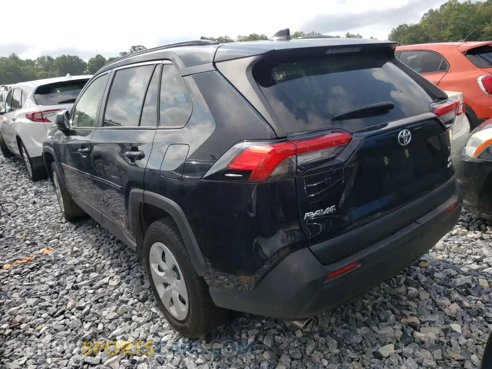 3 Photograph of a damaged car JTMF1RFVXKJ002575 TOYOTA RAV4 2019