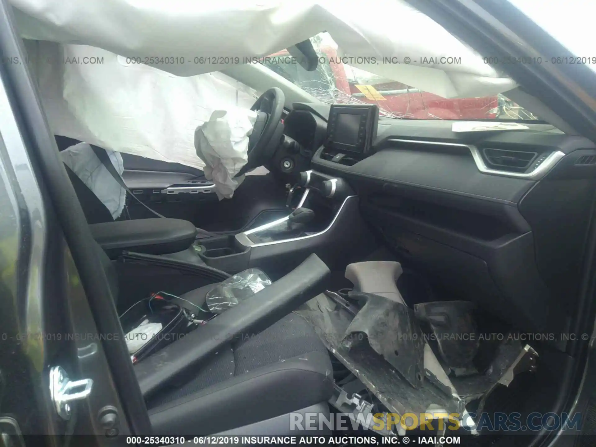 5 Photograph of a damaged car JTMG1RFV7KD017070 TOYOTA RAV4 2019