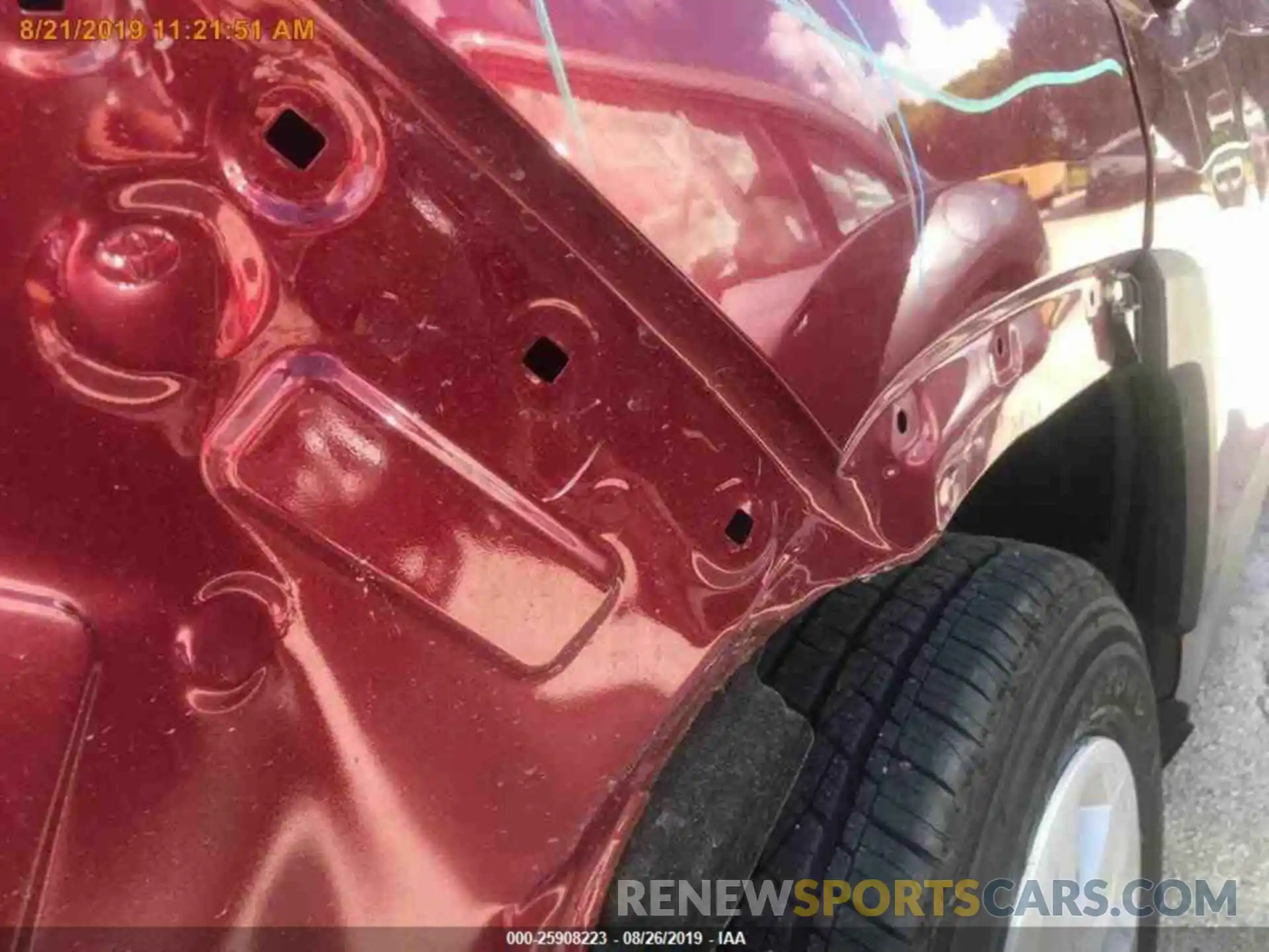 17 Photograph of a damaged car JTMH1RFV0KJ005896 TOYOTA RAV4 2019