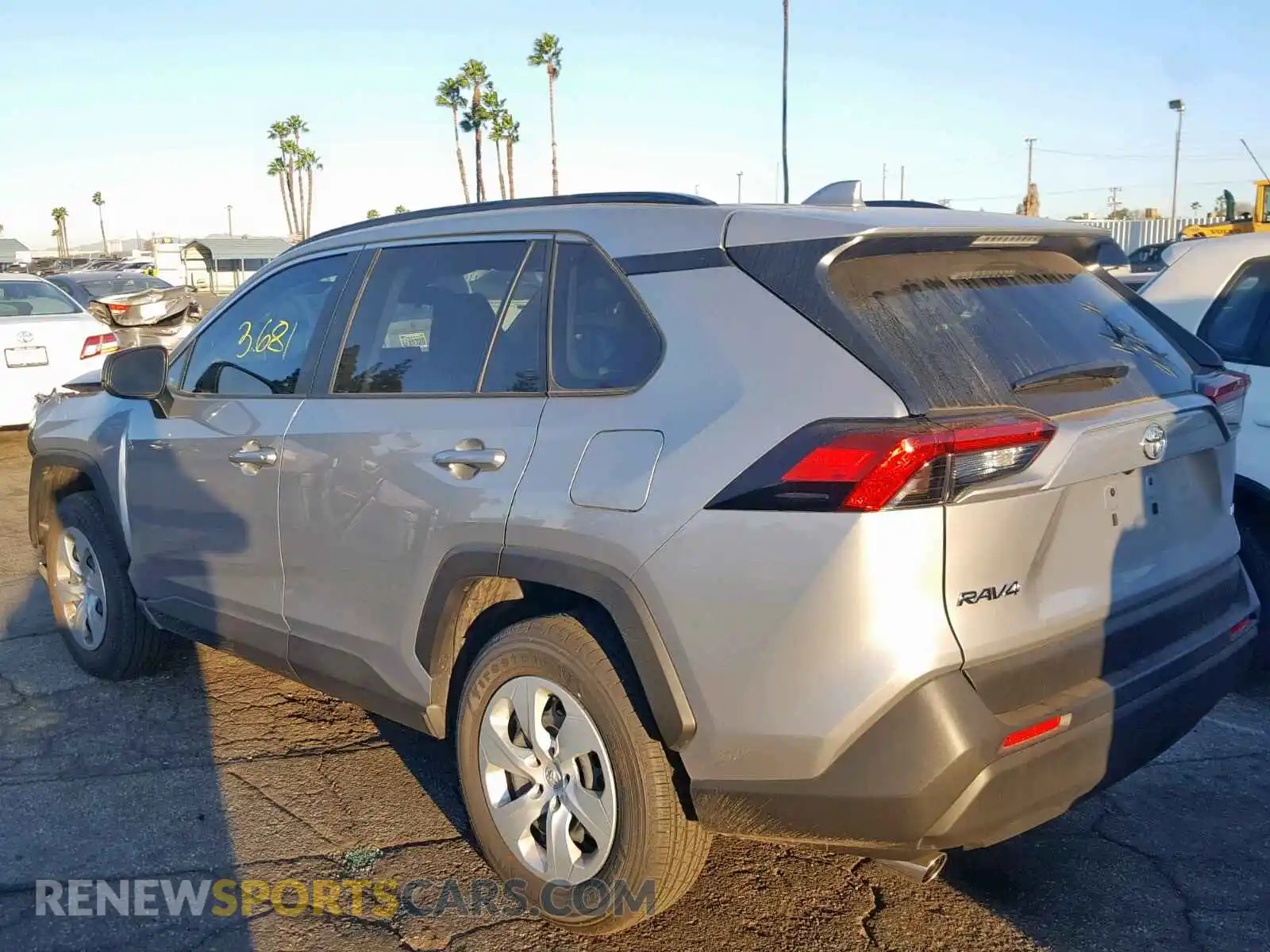 3 Photograph of a damaged car JTMH1RFV2KD508375 TOYOTA RAV4 2019