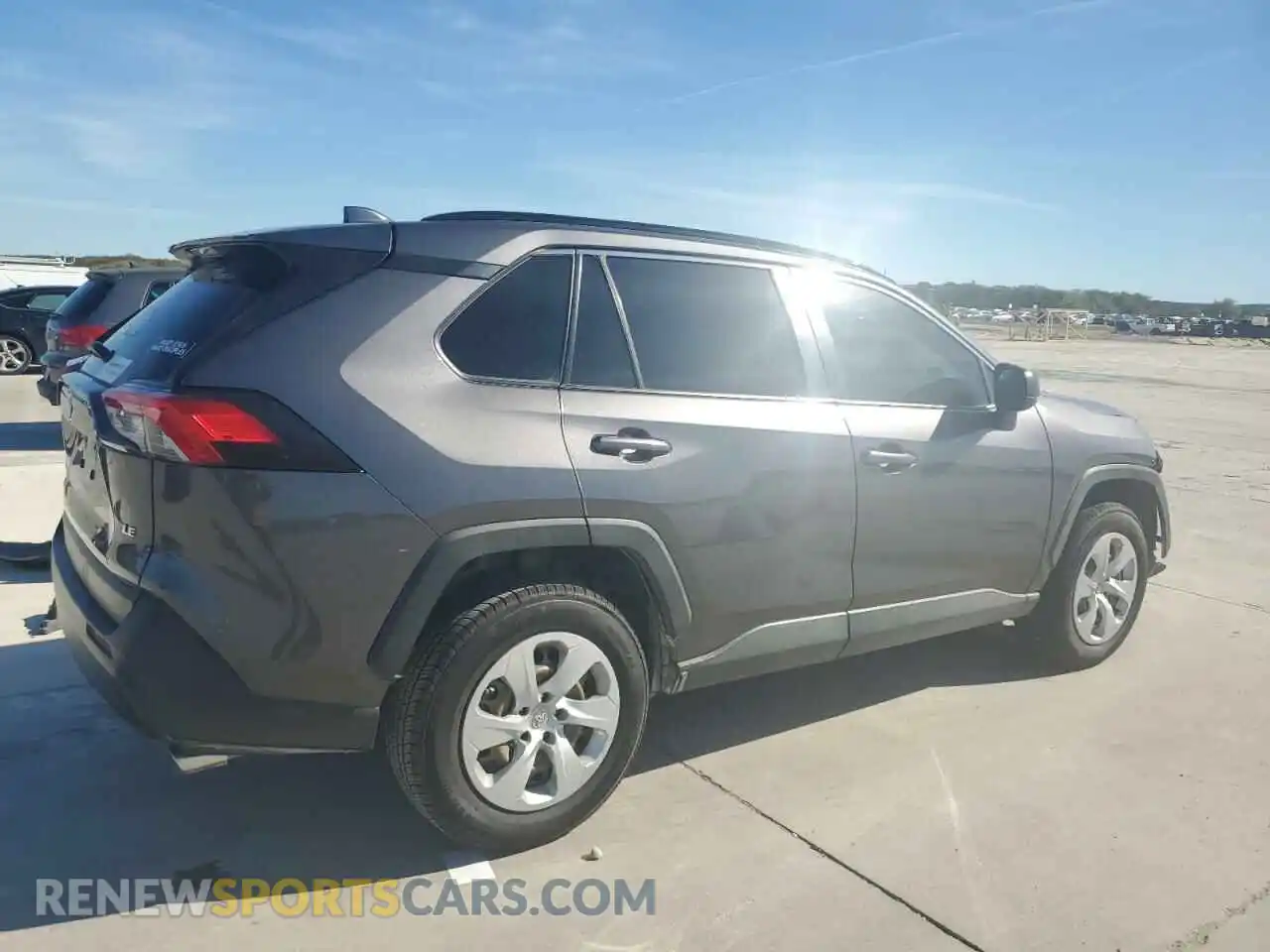 3 Photograph of a damaged car JTMH1RFV2KJ009870 TOYOTA RAV4 2019