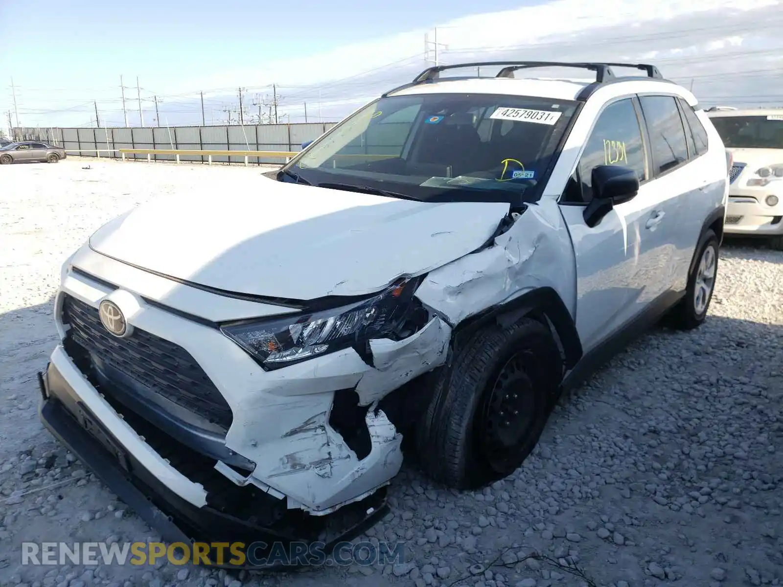 2 Photograph of a damaged car JTMH1RFV4KJ009465 TOYOTA RAV4 2019