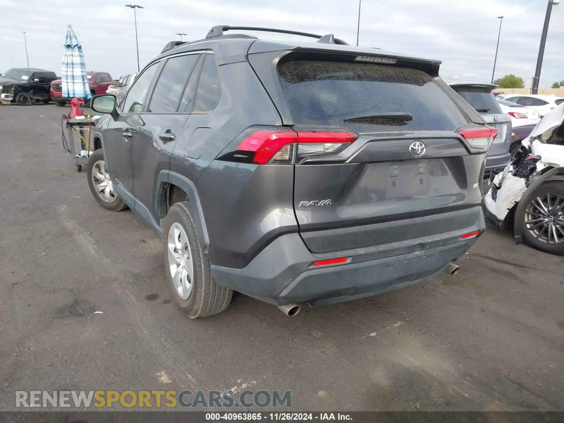 3 Фотография поврежденного автомобиля JTMH1RFV8KD512091 TOYOTA RAV4 2019