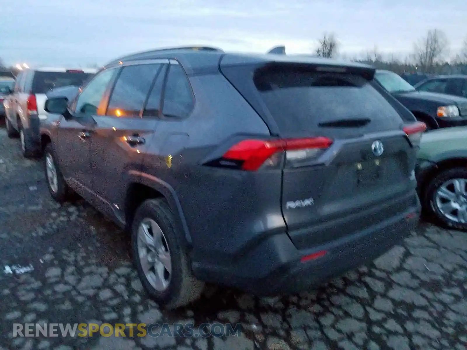 3 Photograph of a damaged car JTMMWRFV8KD013887 TOYOTA RAV4 2019