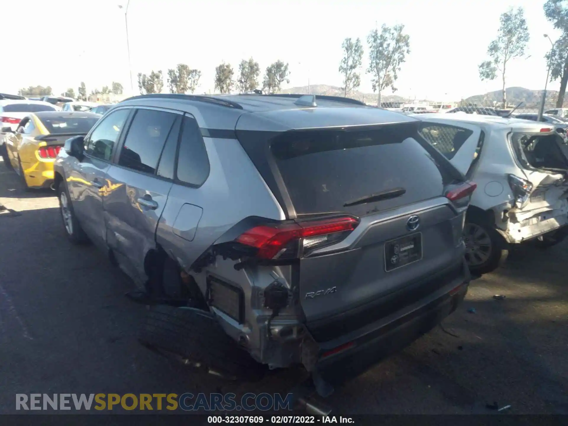 3 Photograph of a damaged car JTMMWRFV9KD503822 TOYOTA RAV4 2019