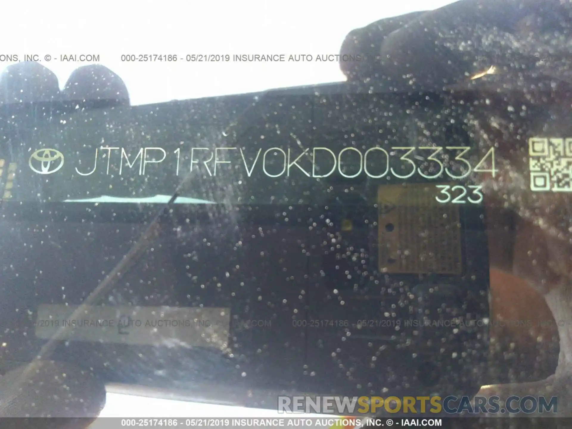 9 Photograph of a damaged car JTMP1RFV0KD003334 TOYOTA RAV4 2019