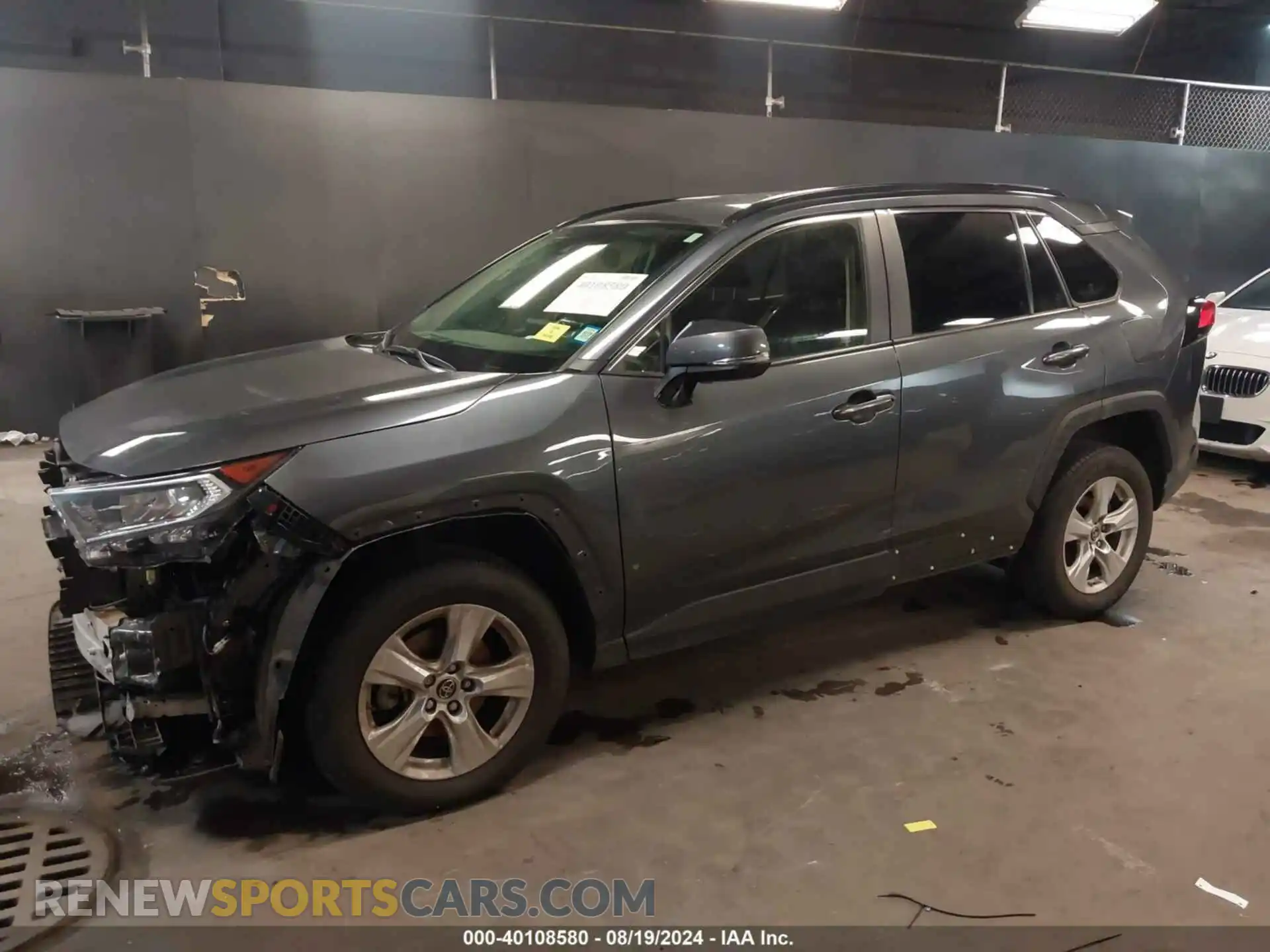 2 Photograph of a damaged car JTMP1RFV0KD013328 TOYOTA RAV4 2019
