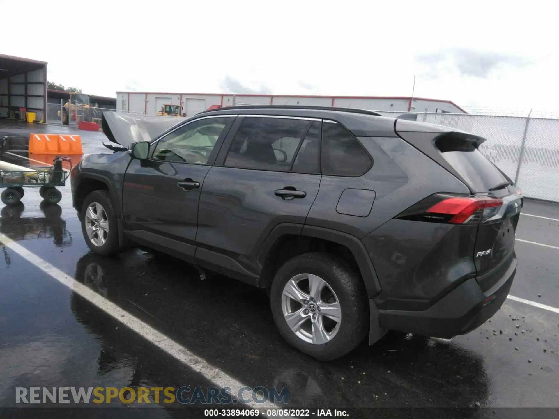 3 Photograph of a damaged car JTMP1RFV0KD047110 TOYOTA RAV4 2019