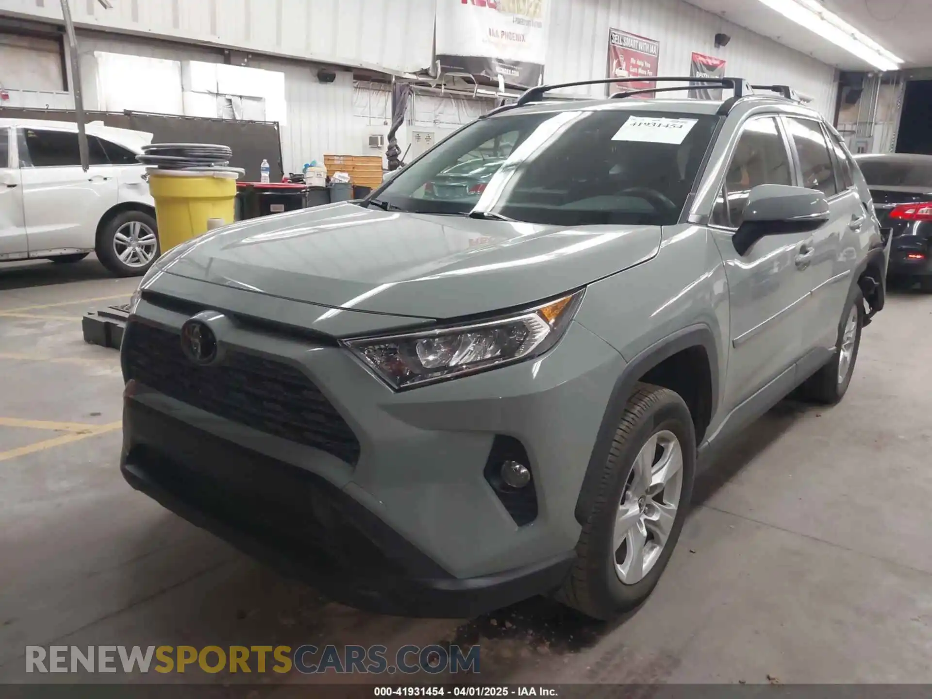 2 Photograph of a damaged car JTMP1RFV2KD028137 TOYOTA RAV4 2019