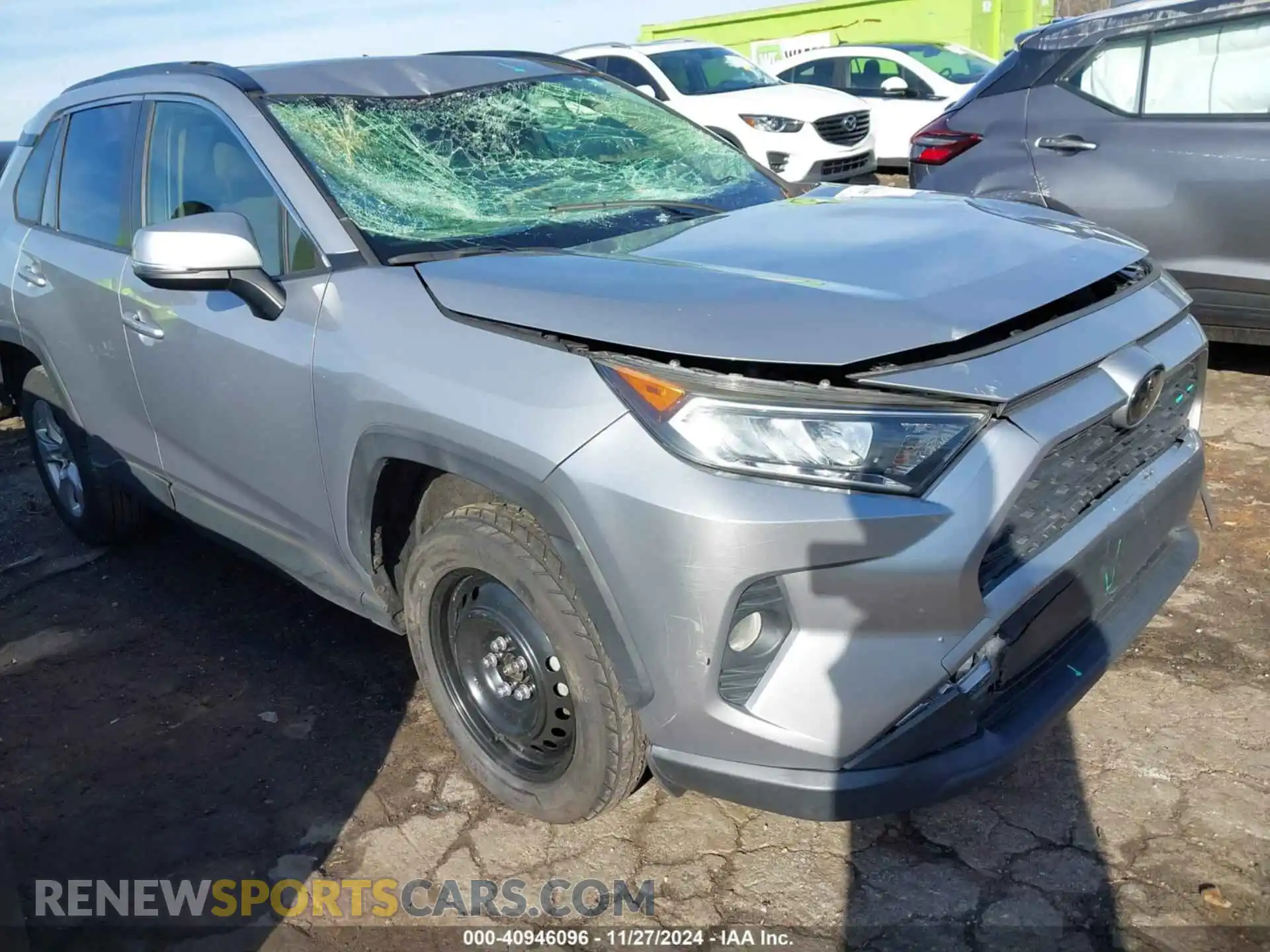 1 Photograph of a damaged car JTMP1RFV3KD007586 TOYOTA RAV4 2019