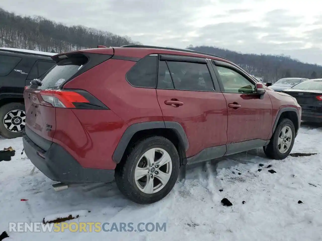 3 Photograph of a damaged car JTMP1RFV7KD037738 TOYOTA RAV4 2019