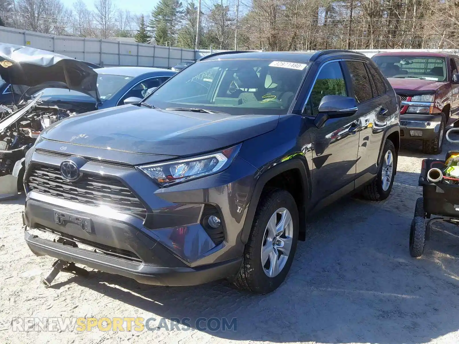 2 Photograph of a damaged car JTMP1RFV8KD028367 TOYOTA RAV4 2019