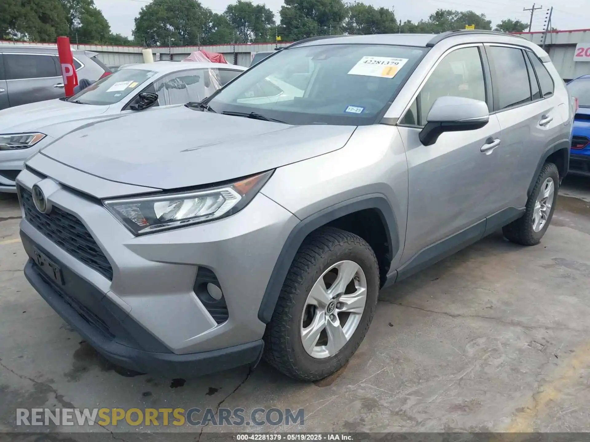 2 Photograph of a damaged car JTMP1RFV9KD506103 TOYOTA RAV4 2019