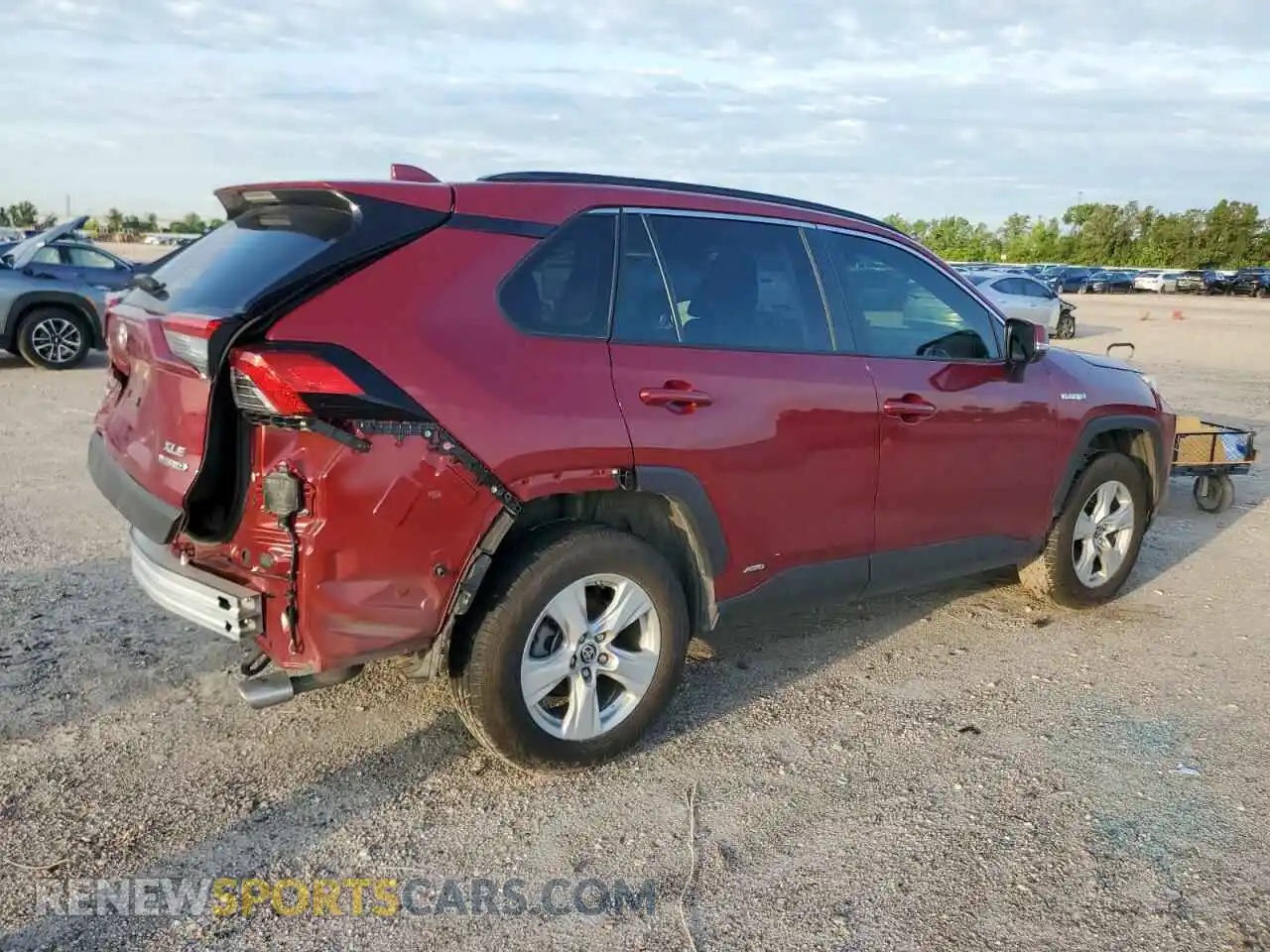 3 Photograph of a damaged car JTMRWRFV3KD040047 TOYOTA RAV4 2019