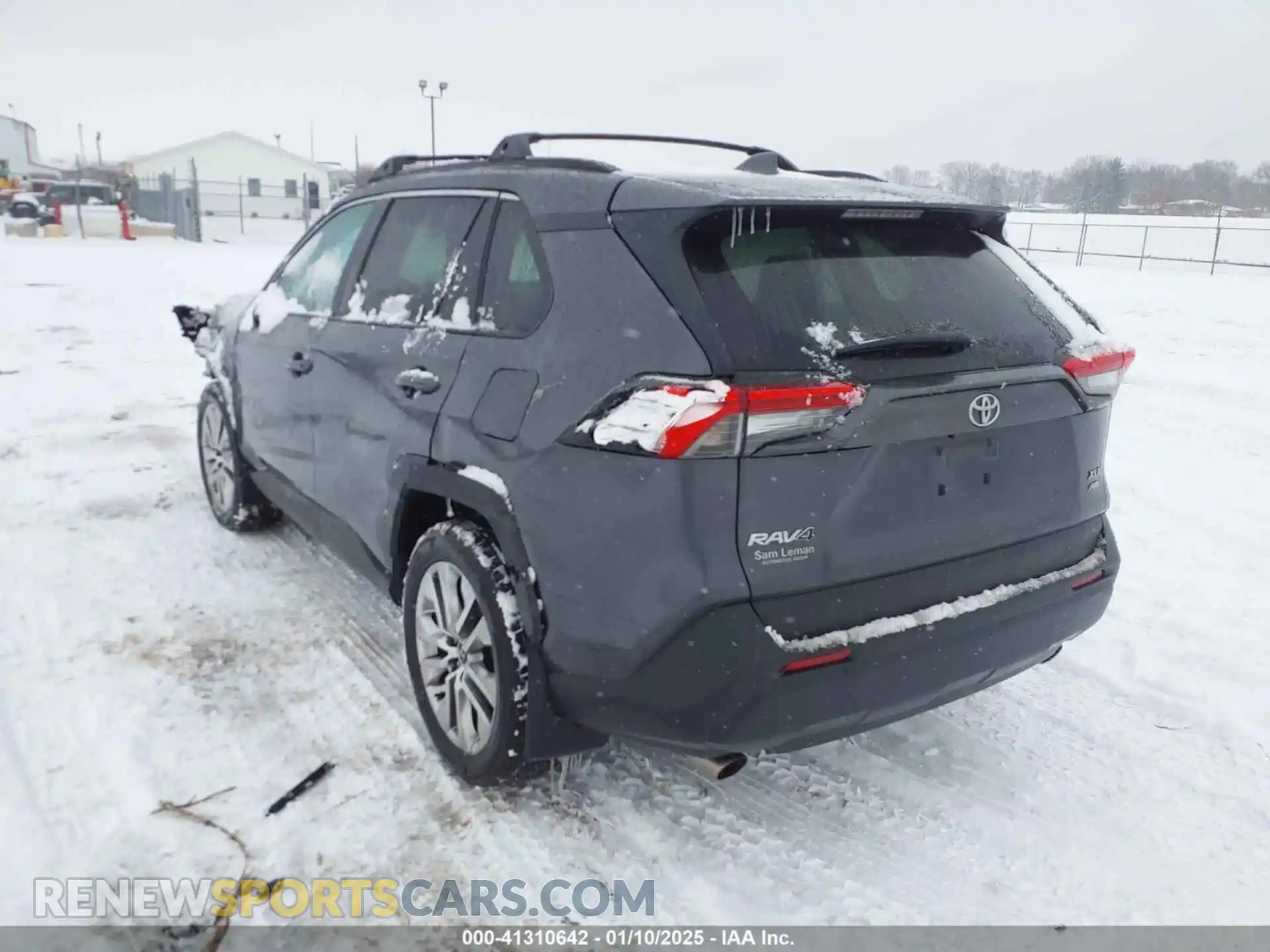 3 Photograph of a damaged car 2T3A1RFV1LW135481 TOYOTA RAV4 2020
