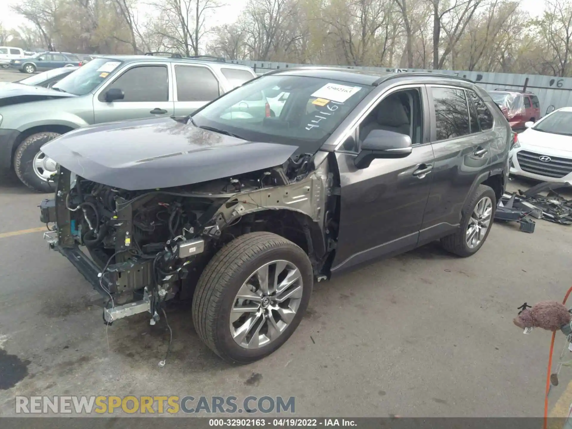 2 Photograph of a damaged car 2T3A1RFV2LC076555 TOYOTA RAV4 2020