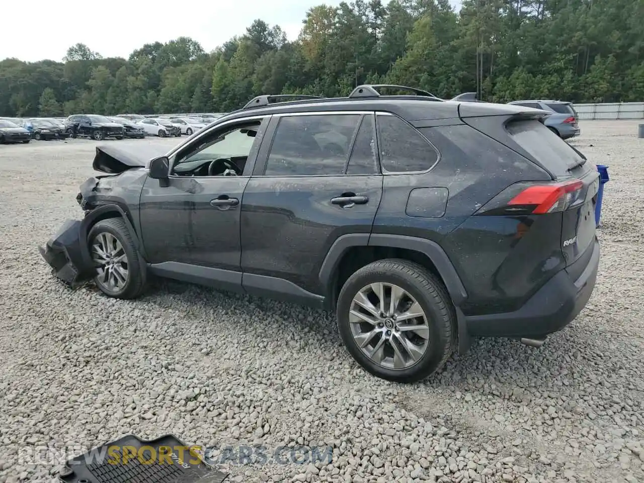 2 Photograph of a damaged car 2T3A1RFV2LW090003 TOYOTA RAV4 2020