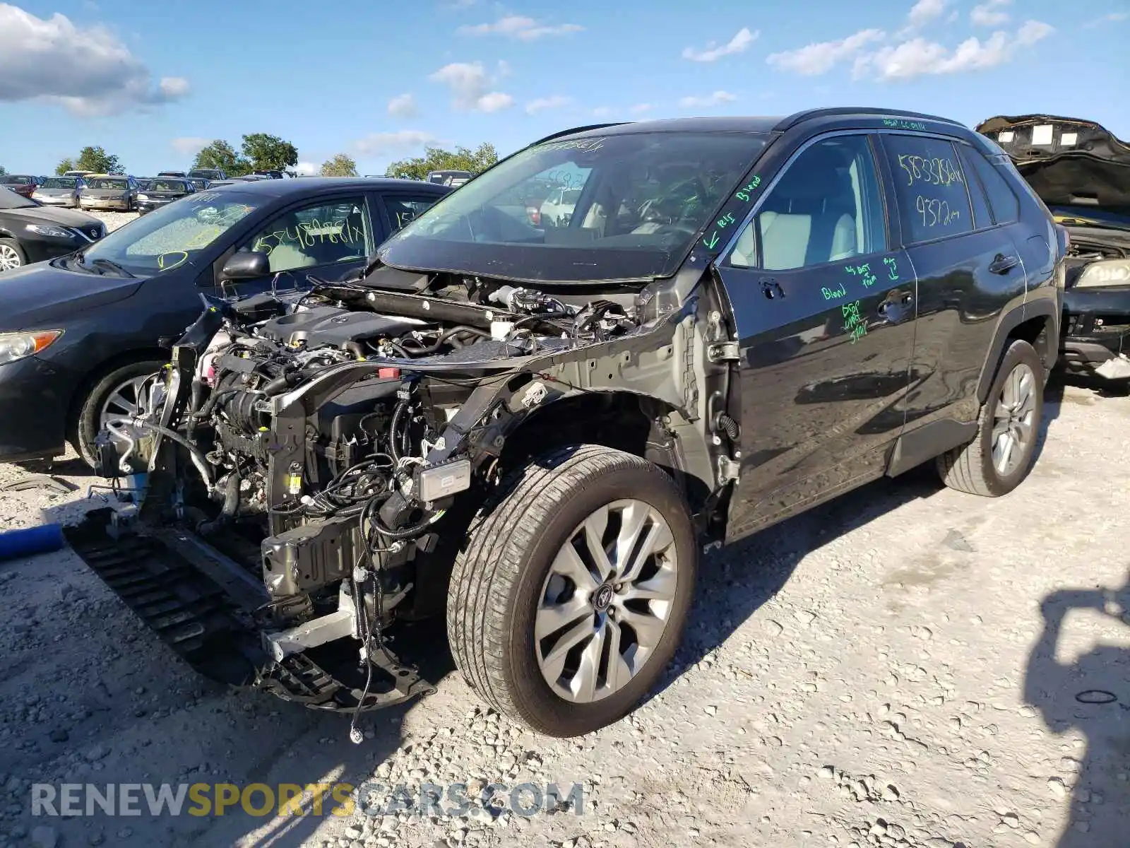 2 Photograph of a damaged car 2T3A1RFV4LC134634 TOYOTA RAV4 2020
