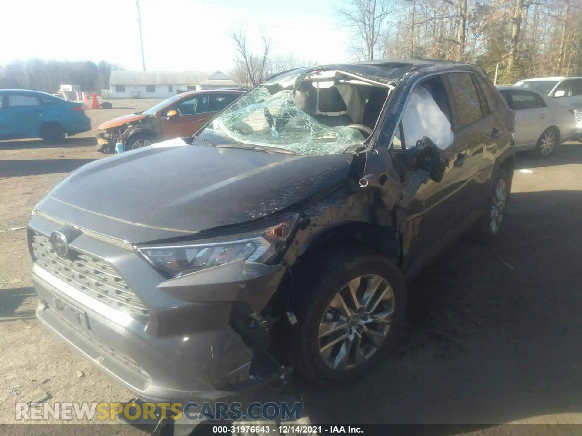 2 Photograph of a damaged car 2T3A1RFV4LW115872 TOYOTA RAV4 2020