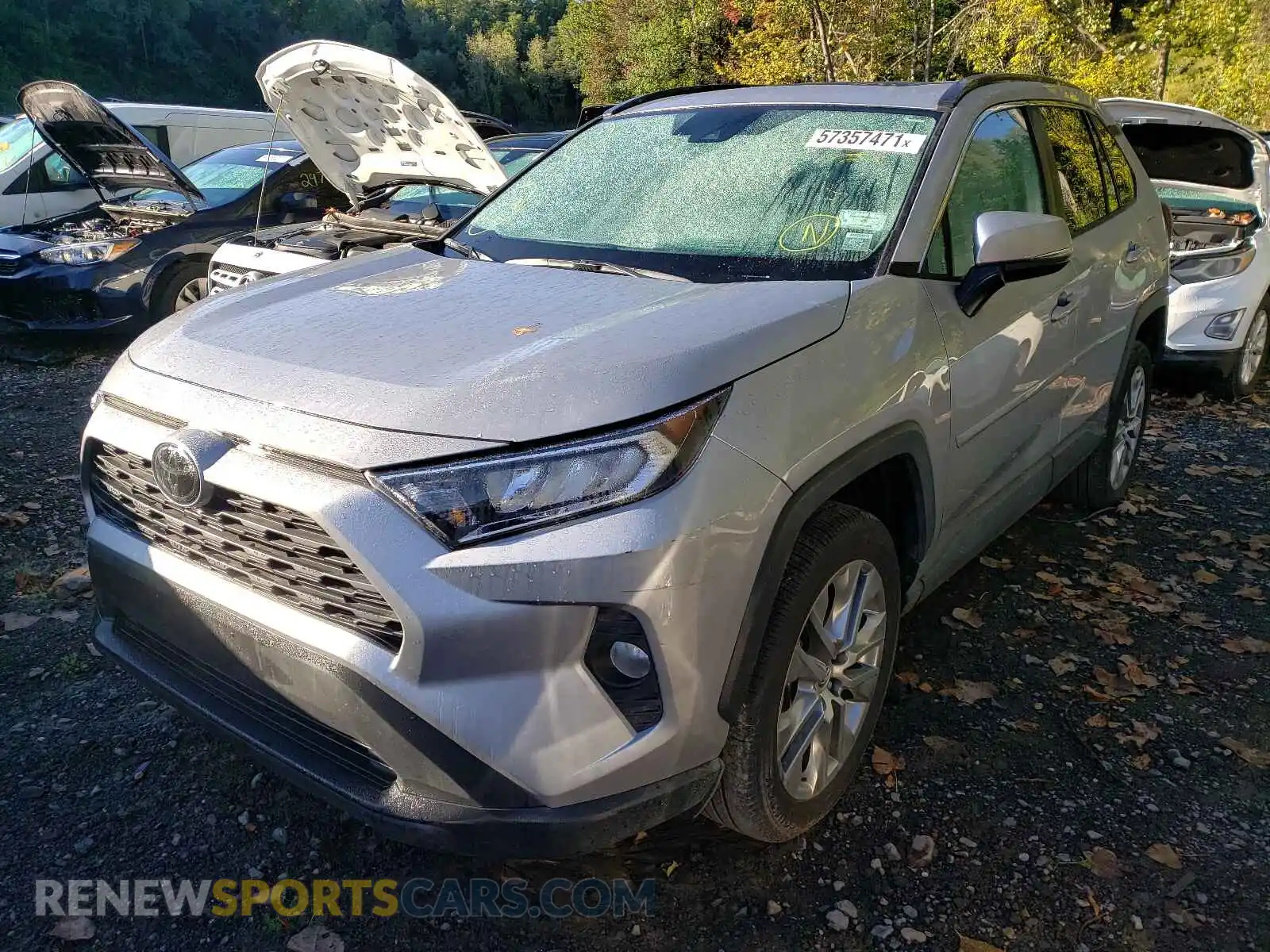 2 Photograph of a damaged car 2T3A1RFV5LW135225 TOYOTA RAV4 2020
