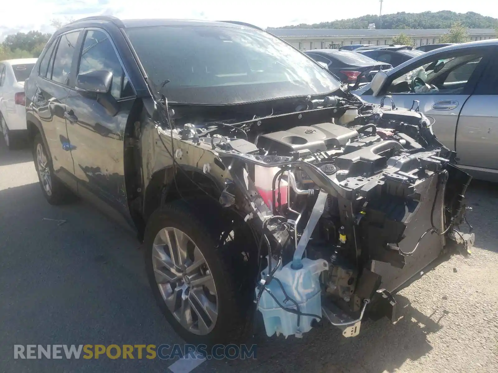 1 Photograph of a damaged car 2T3A1RFV6LC077952 TOYOTA RAV4 2020
