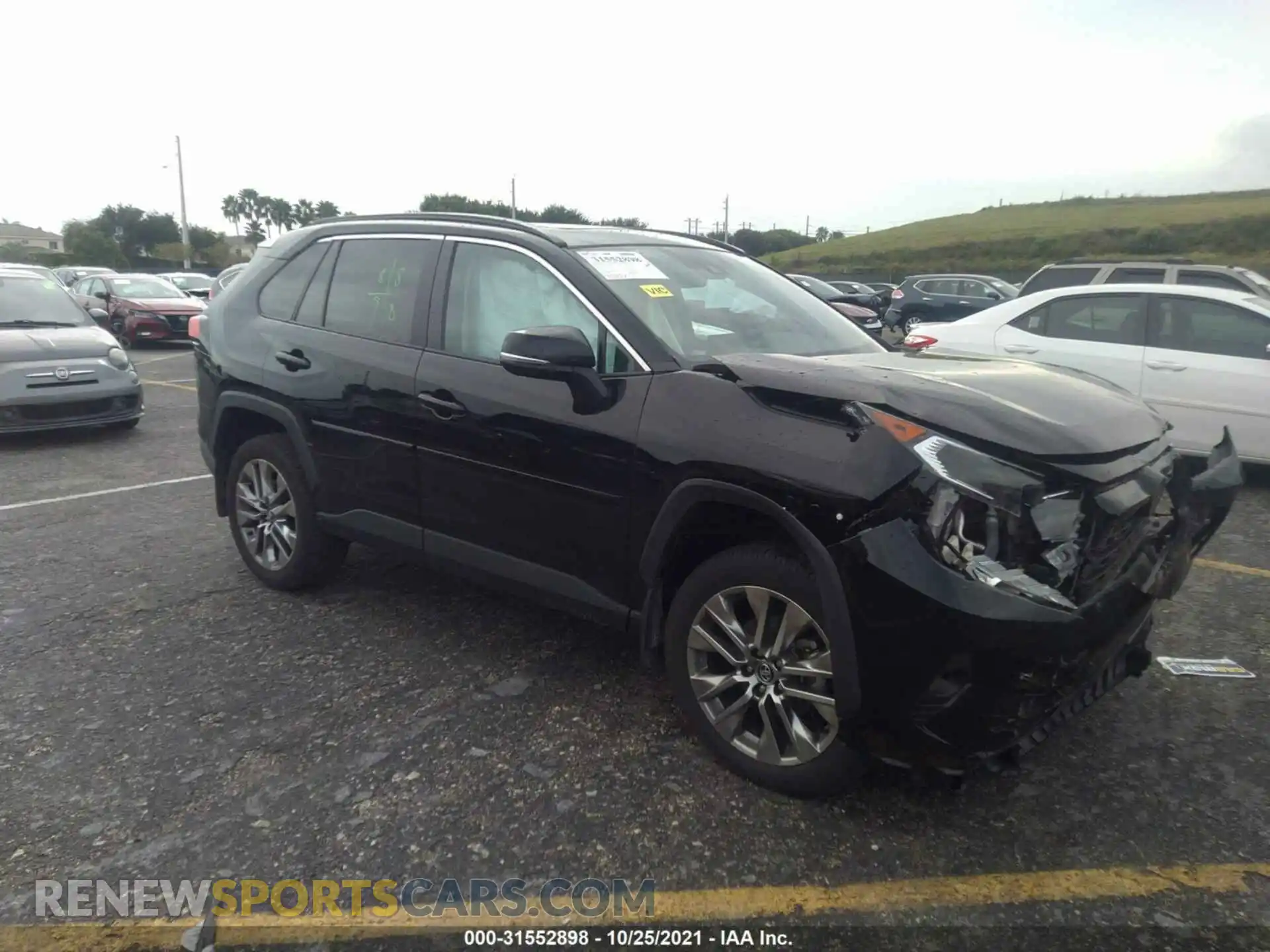 1 Photograph of a damaged car 2T3A1RFV7LC070816 TOYOTA RAV4 2020
