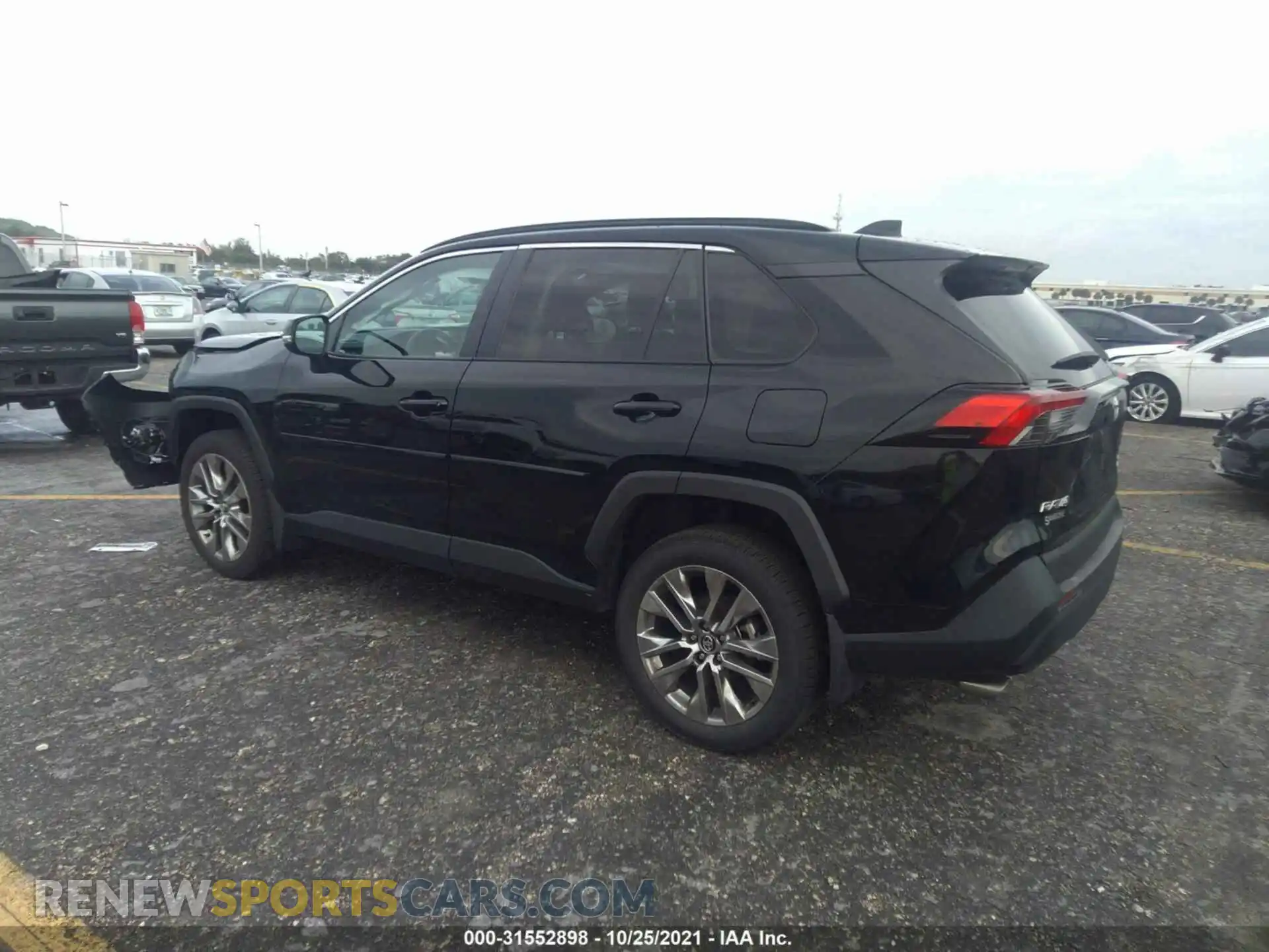3 Photograph of a damaged car 2T3A1RFV7LC070816 TOYOTA RAV4 2020