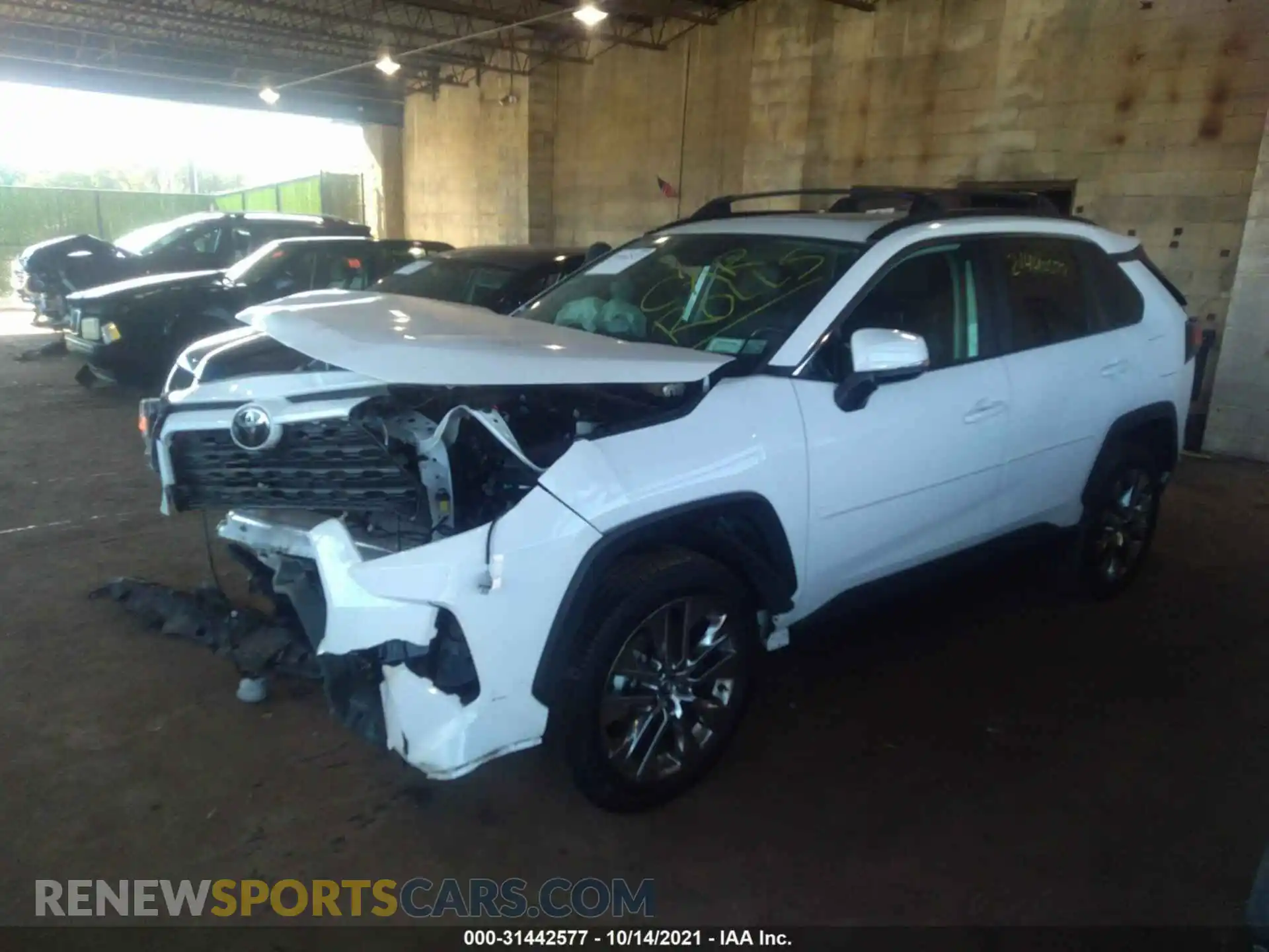 2 Photograph of a damaged car 2T3A1RFV7LC077135 TOYOTA RAV4 2020