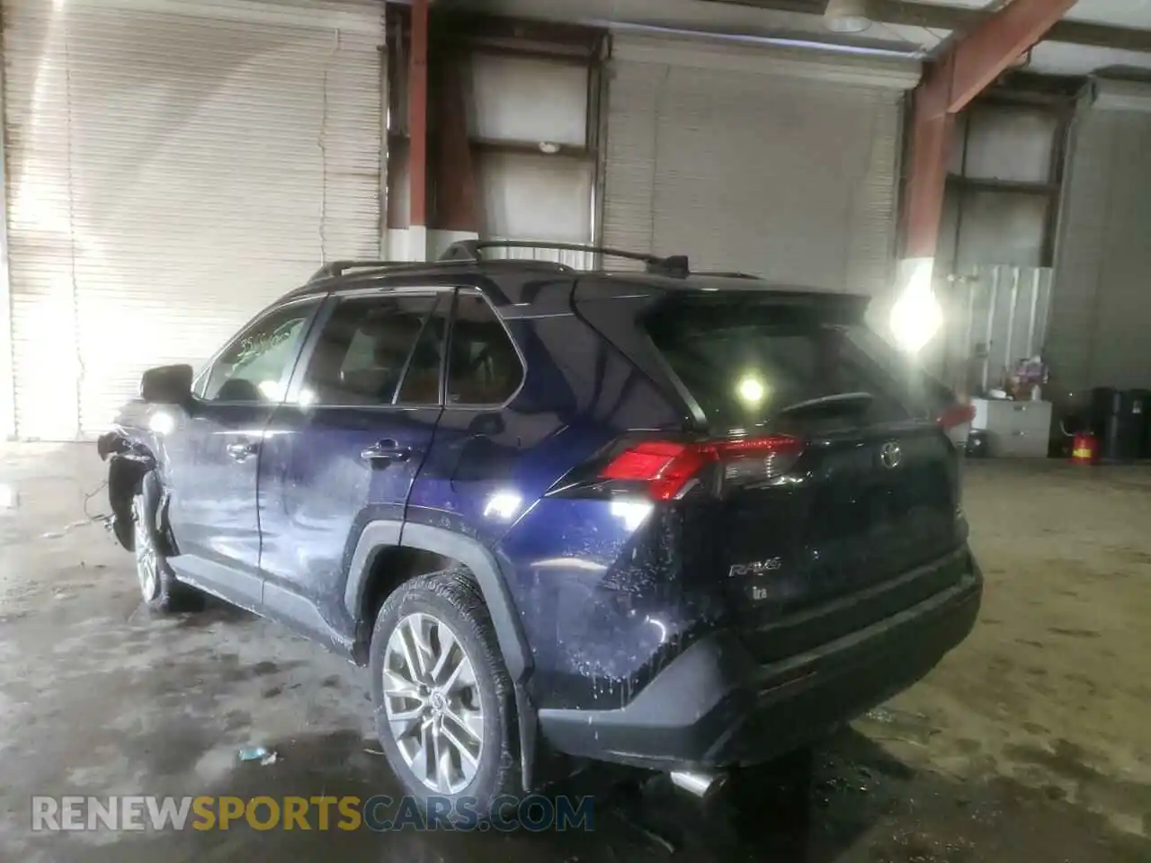 3 Photograph of a damaged car 2T3A1RFV8LW092466 TOYOTA RAV4 2020