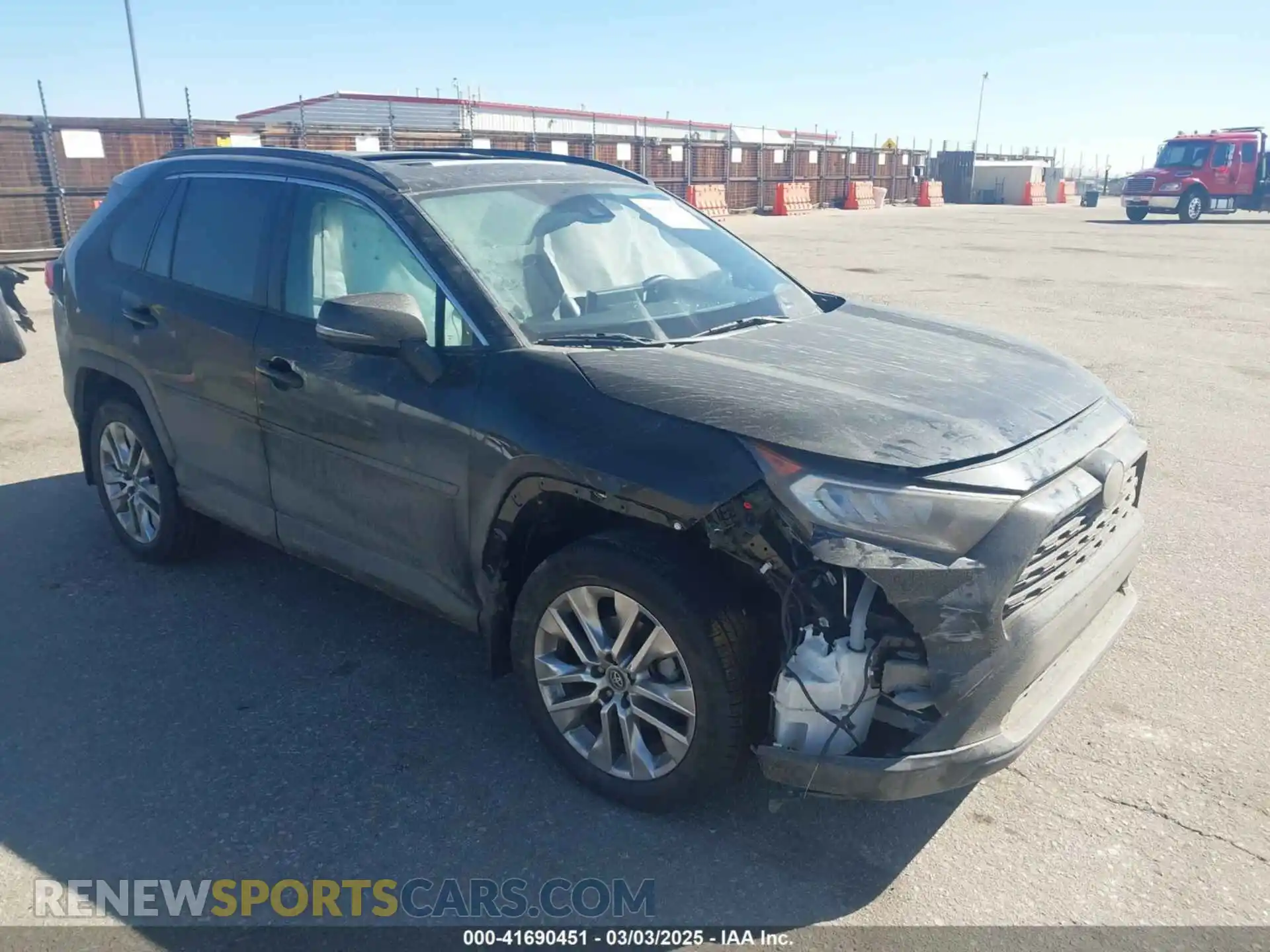 1 Photograph of a damaged car 2T3A1RFV9LW124342 TOYOTA RAV4 2020