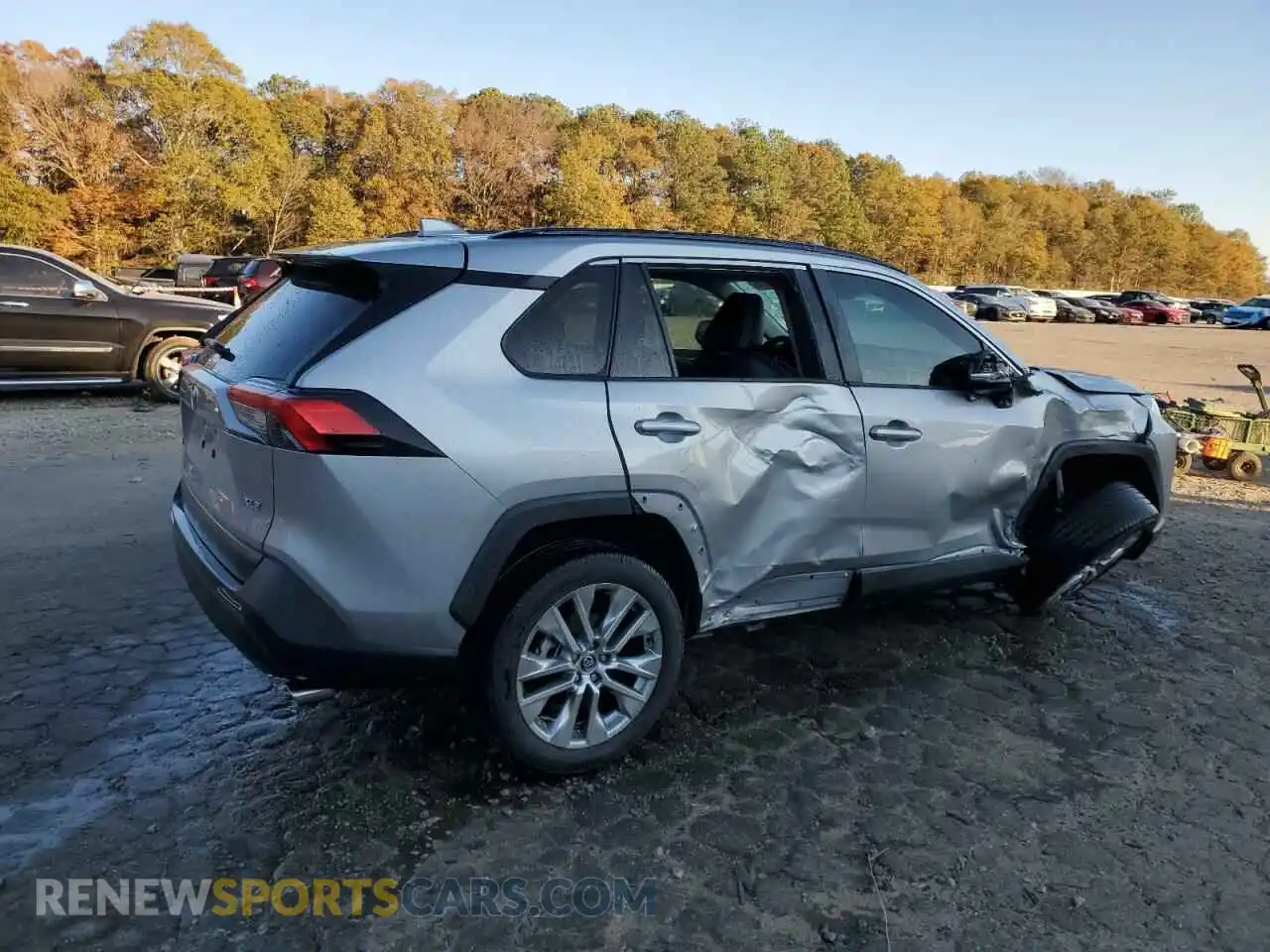 3 Photograph of a damaged car 2T3C1RFV0LC055373 TOYOTA RAV4 2020