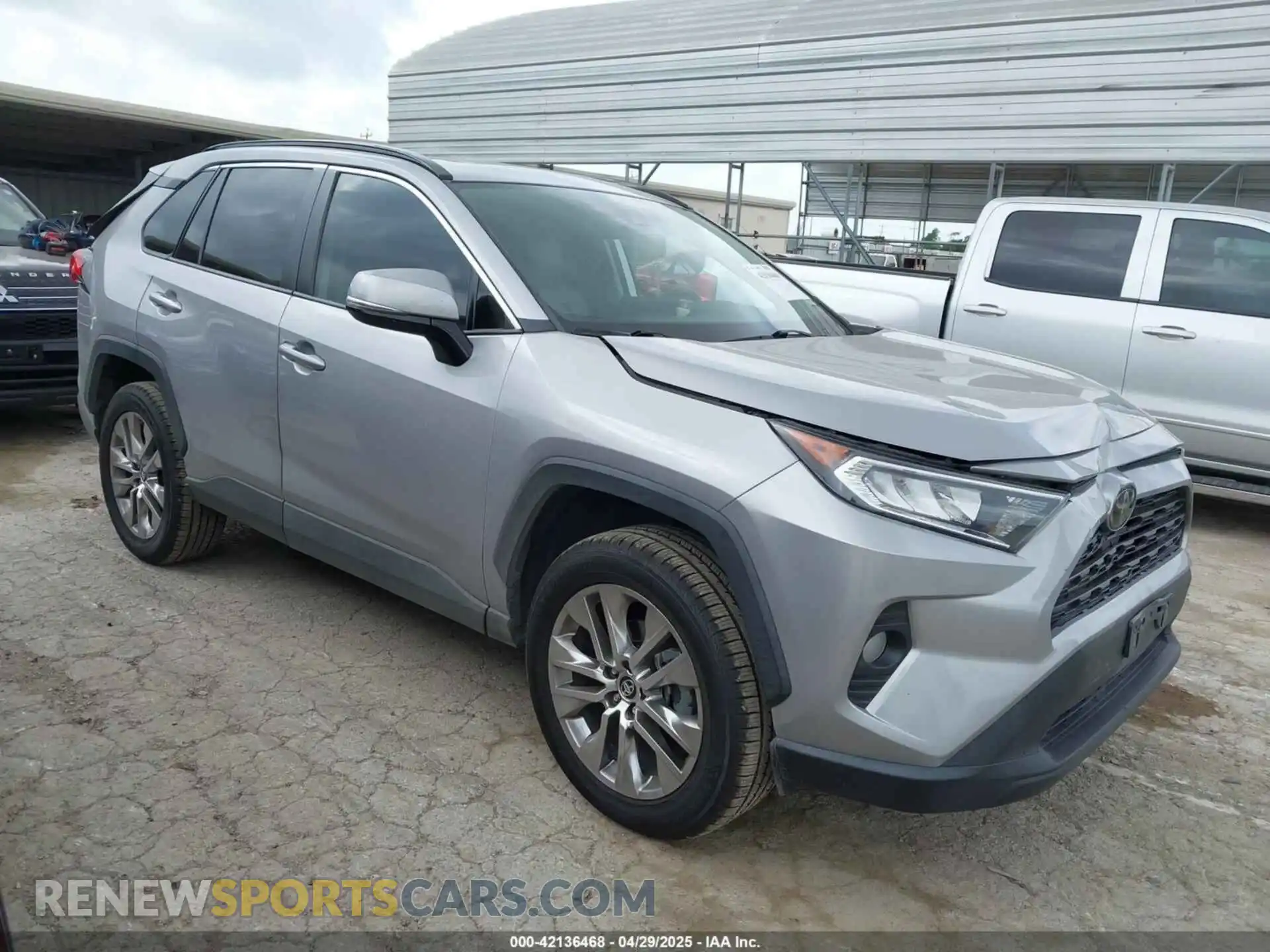 1 Photograph of a damaged car 2T3C1RFV0LW082121 TOYOTA RAV4 2020