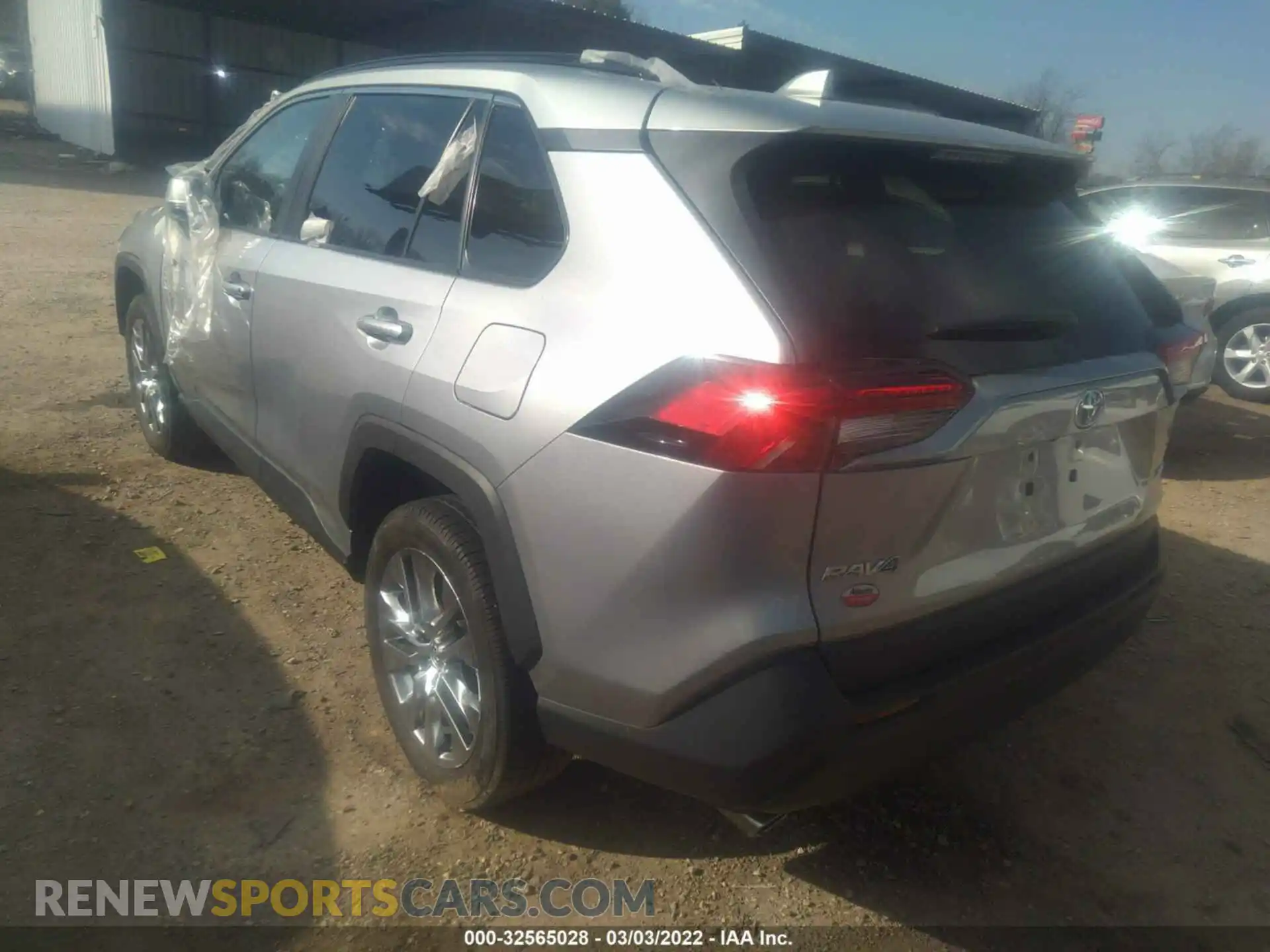 3 Photograph of a damaged car 2T3C1RFV2LC055505 TOYOTA RAV4 2020