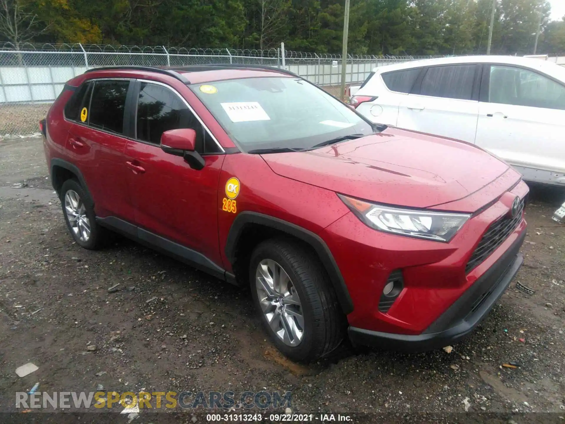 1 Photograph of a damaged car 2T3C1RFV3LC058445 TOYOTA RAV4 2020