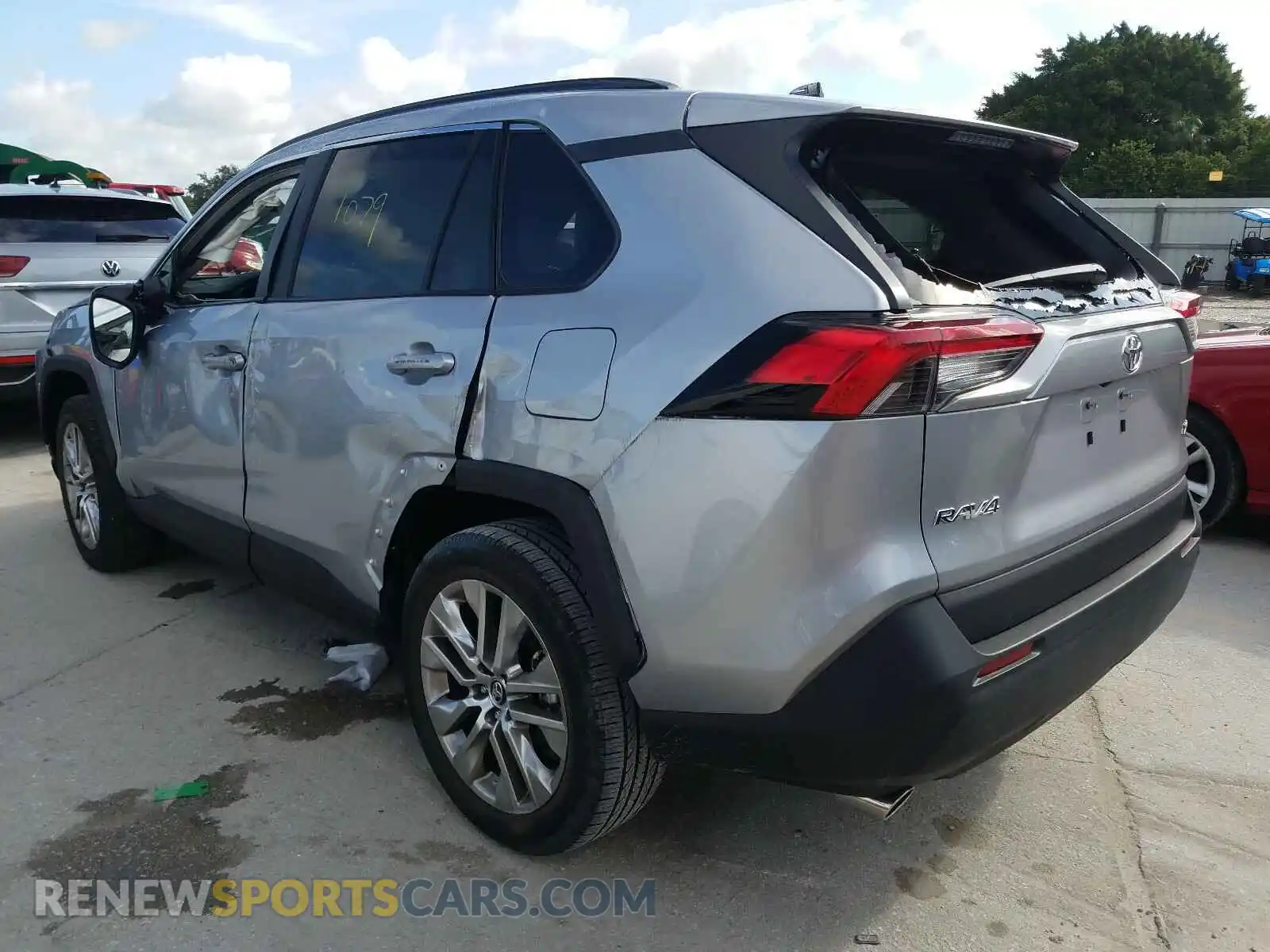 3 Photograph of a damaged car 2T3C1RFV3LC060356 TOYOTA RAV4 2020