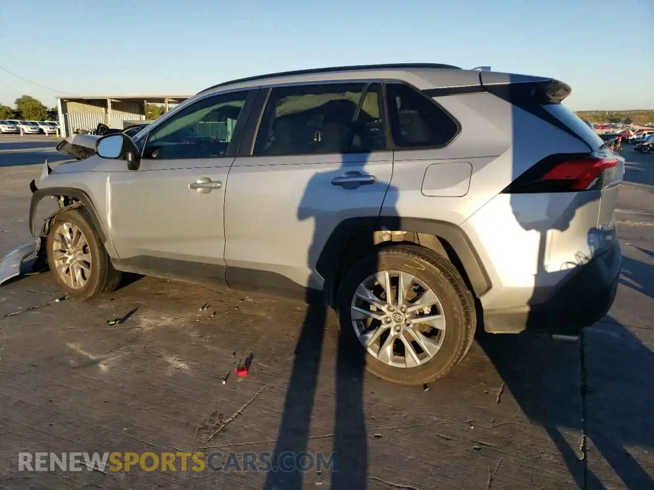 2 Photograph of a damaged car 2T3C1RFV3LW080704 TOYOTA RAV4 2020