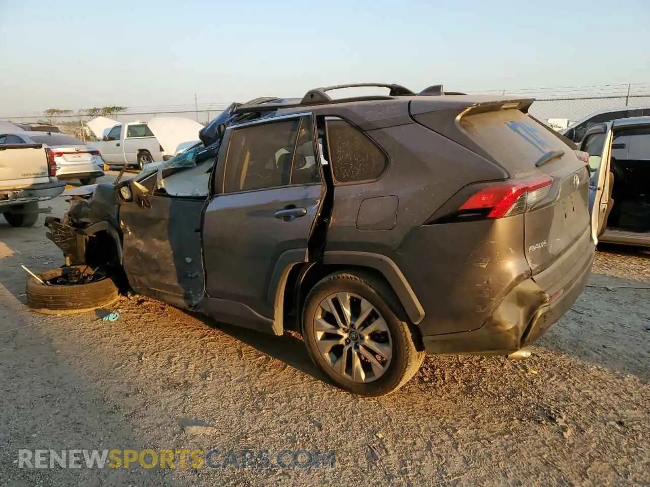 2 Photograph of a damaged car 2T3C1RFV3LW081805 TOYOTA RAV4 2020