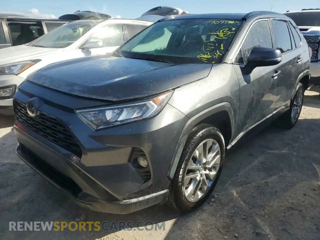 1 Photograph of a damaged car 2T3C1RFV4LC082379 TOYOTA RAV4 2020