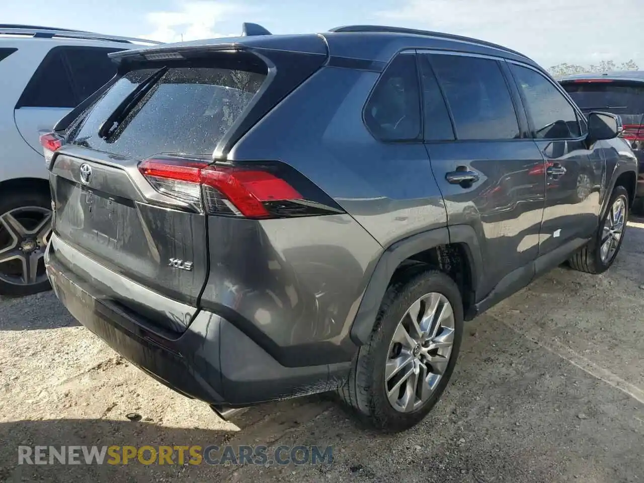 3 Photograph of a damaged car 2T3C1RFV4LC082379 TOYOTA RAV4 2020