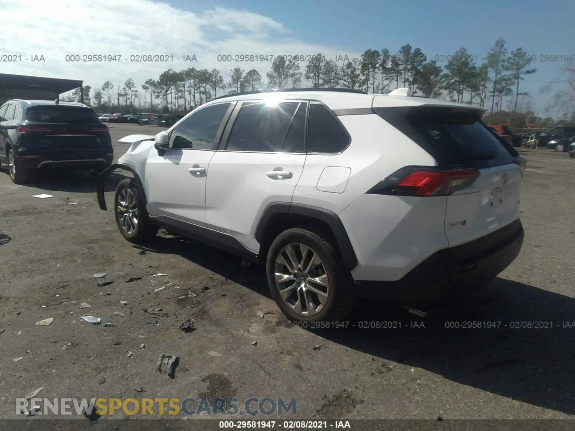 3 Photograph of a damaged car 2T3C1RFV4LC083323 TOYOTA RAV4 2020