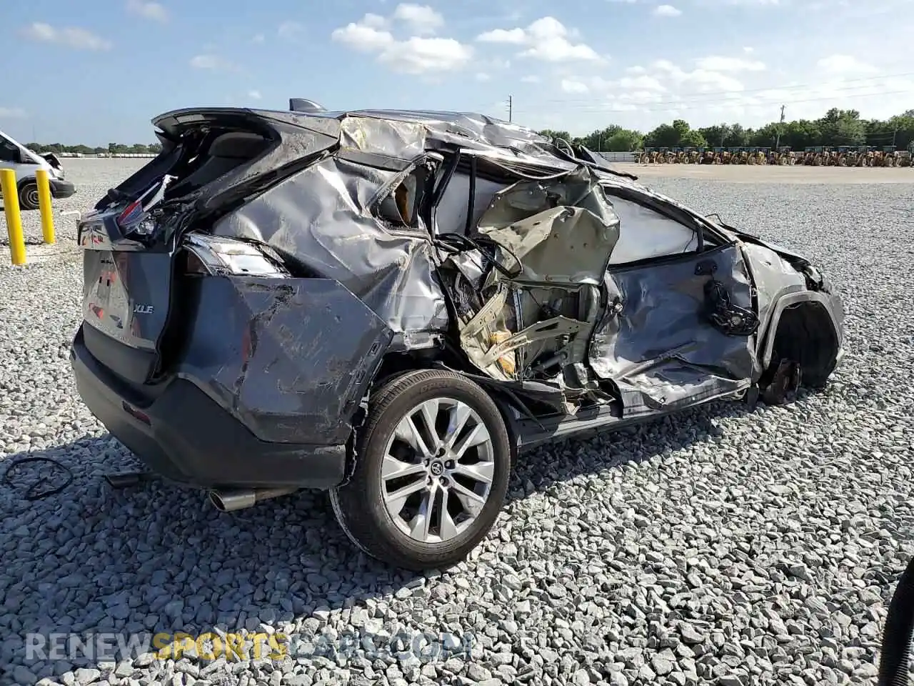 3 Photograph of a damaged car 2T3C1RFV4LW093137 TOYOTA RAV4 2020