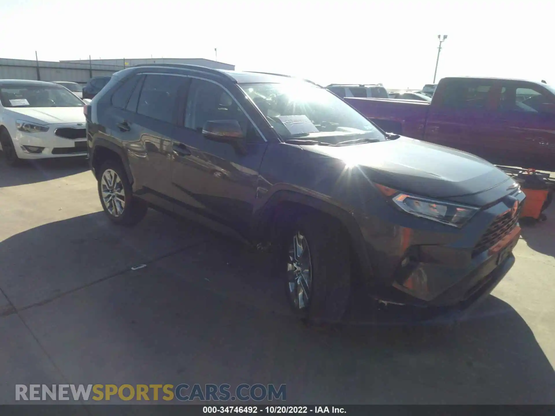1 Photograph of a damaged car 2T3C1RFV4LW093185 TOYOTA RAV4 2020
