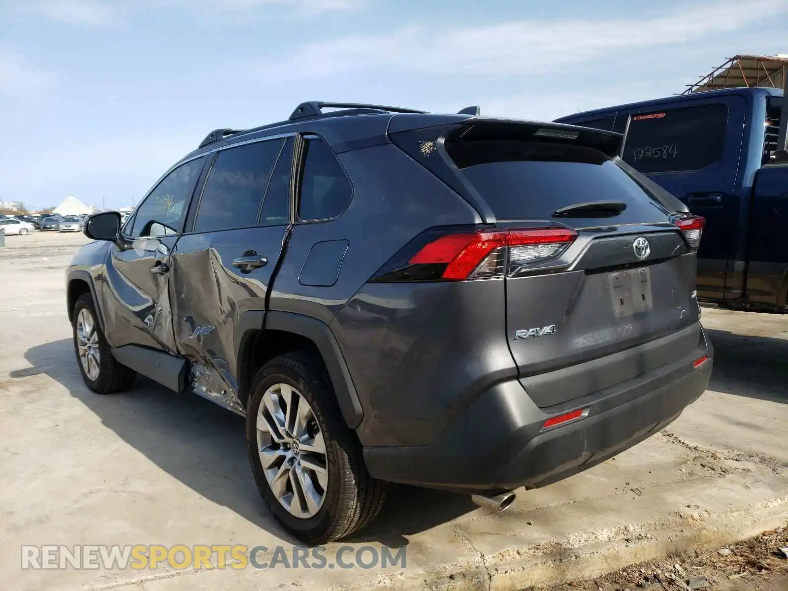 3 Photograph of a damaged car 2T3C1RFV5LW080316 TOYOTA RAV4 2020