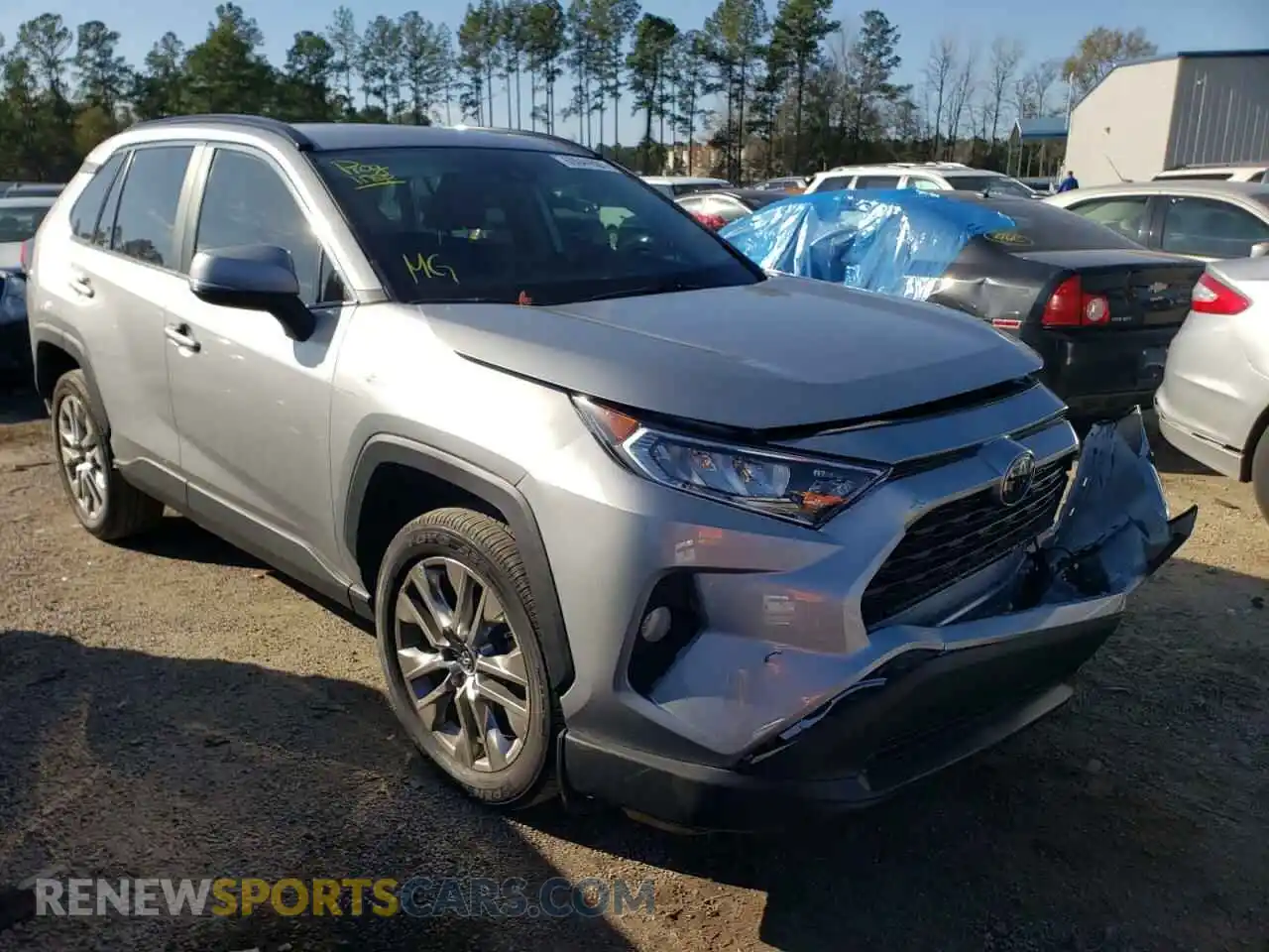 1 Photograph of a damaged car 2T3C1RFV7LC079606 TOYOTA RAV4 2020